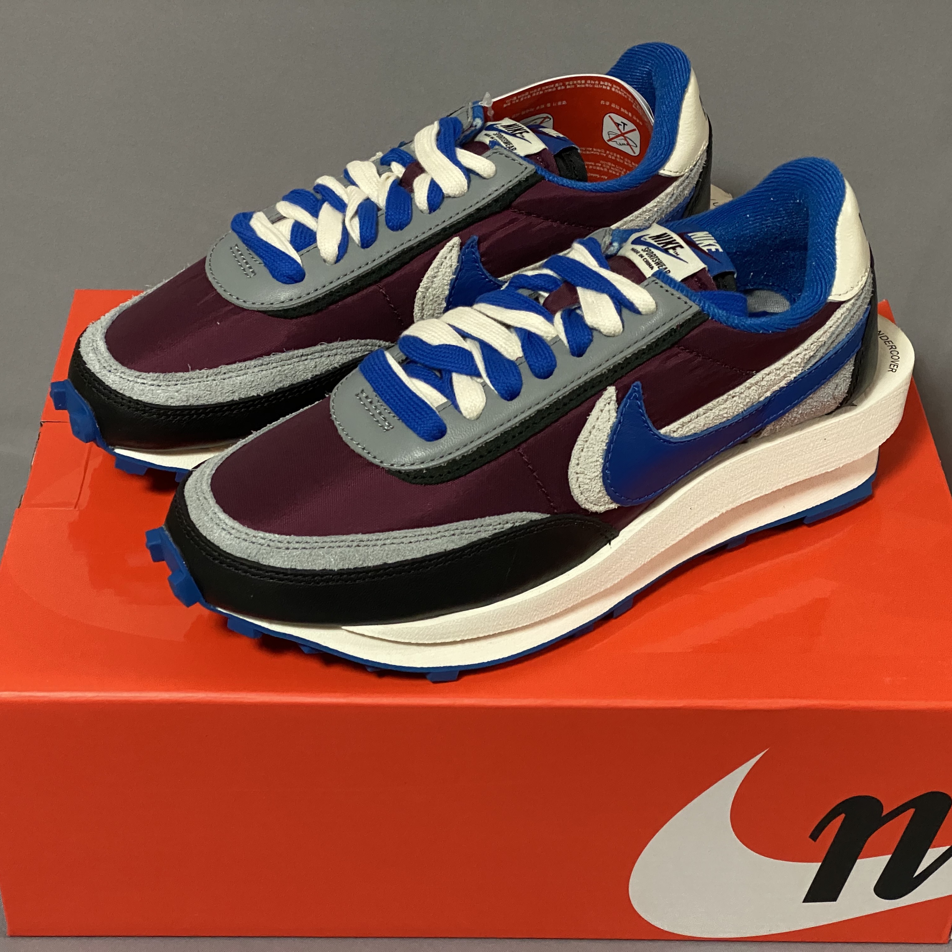 Nike x Sacai x Undercover LDWaffle Night Maroon Team Royal 착용 스타일