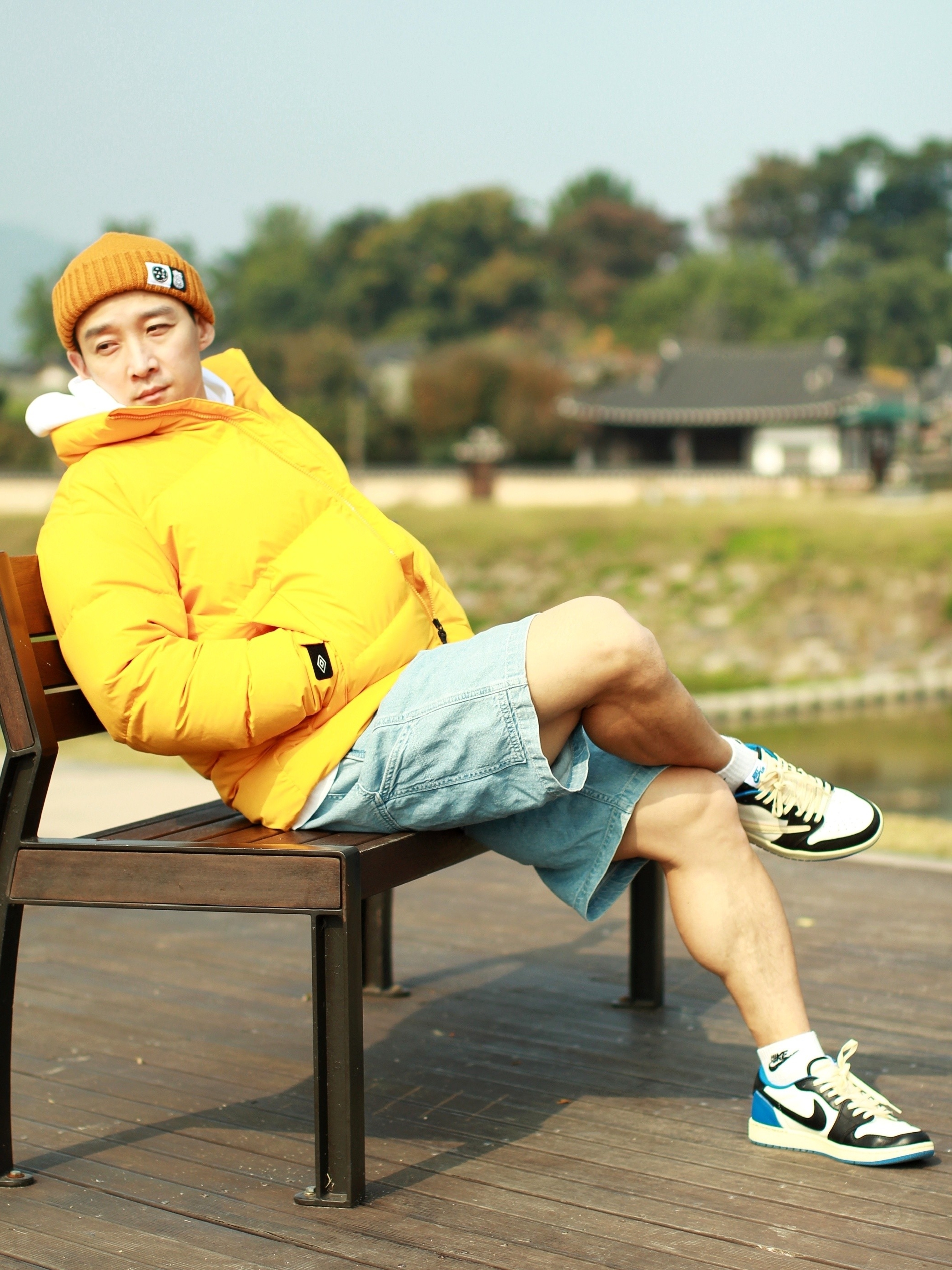 Jordan 1 x Travis Scott x Fragment Retro Low OG SP Military Blue 착용 스타일 - 3