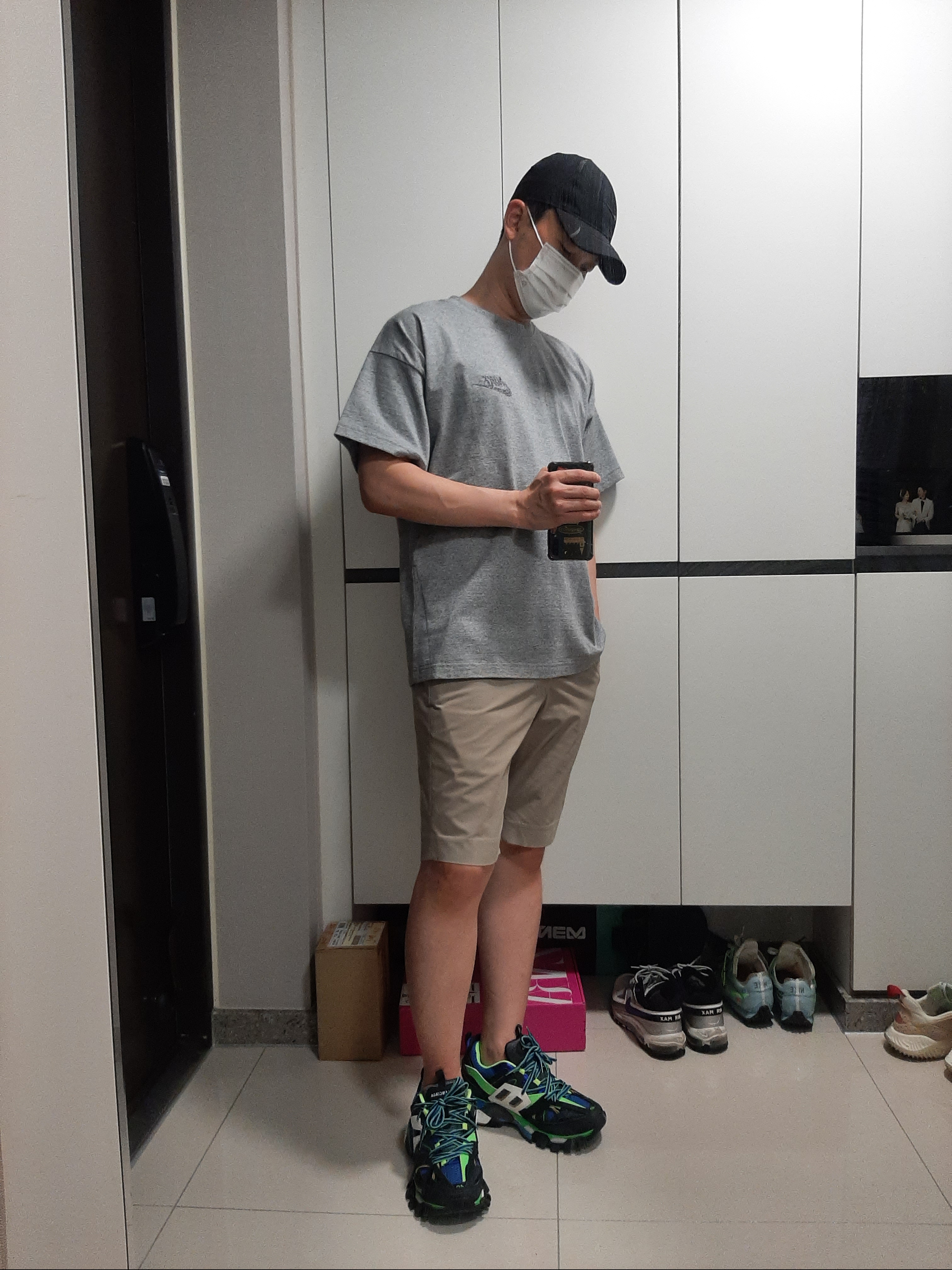 Balenciaga Track Sneakers Green White Blue 2019 착용 스타일
