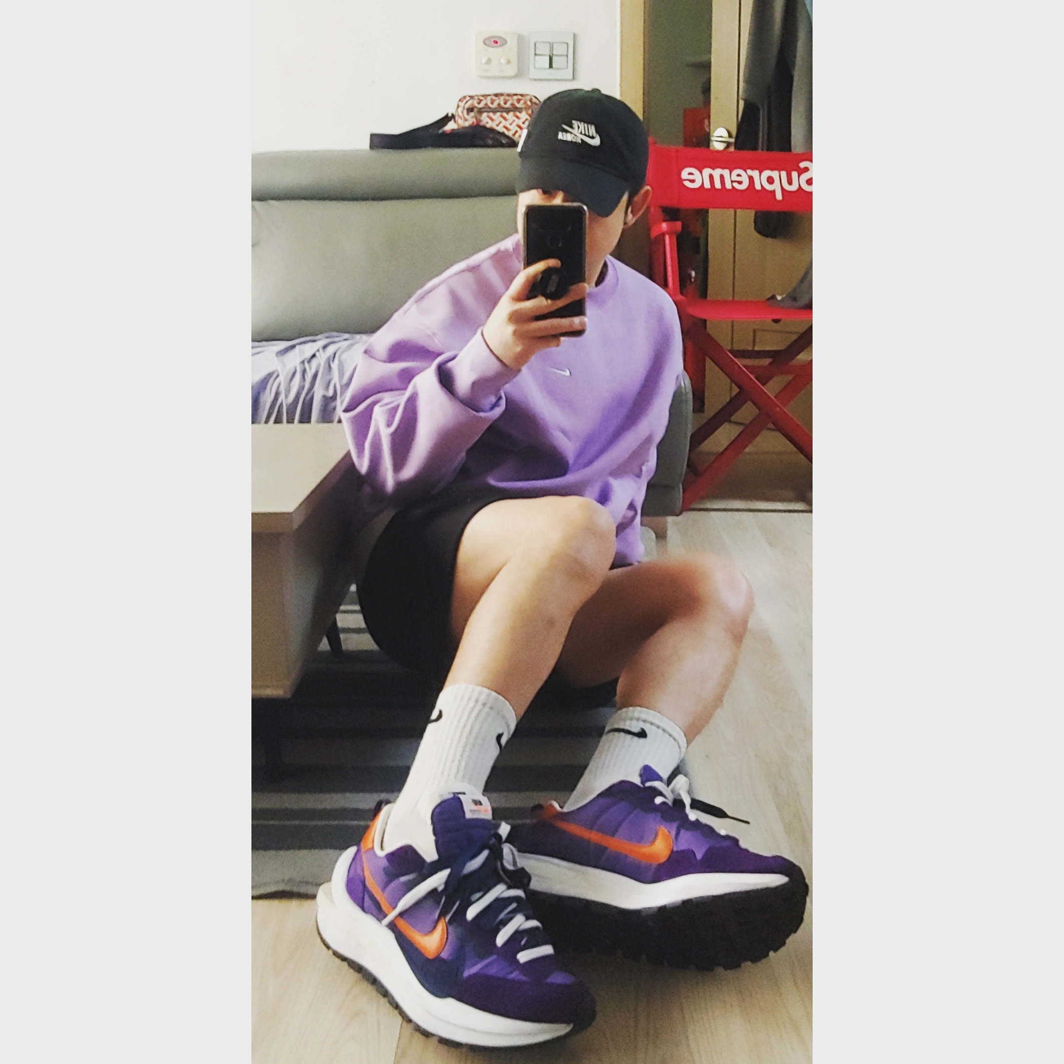 Nike x Sacai VaporWaffle Dark Iris, Essentials Sweatshorts Black 2020 착용 스타일