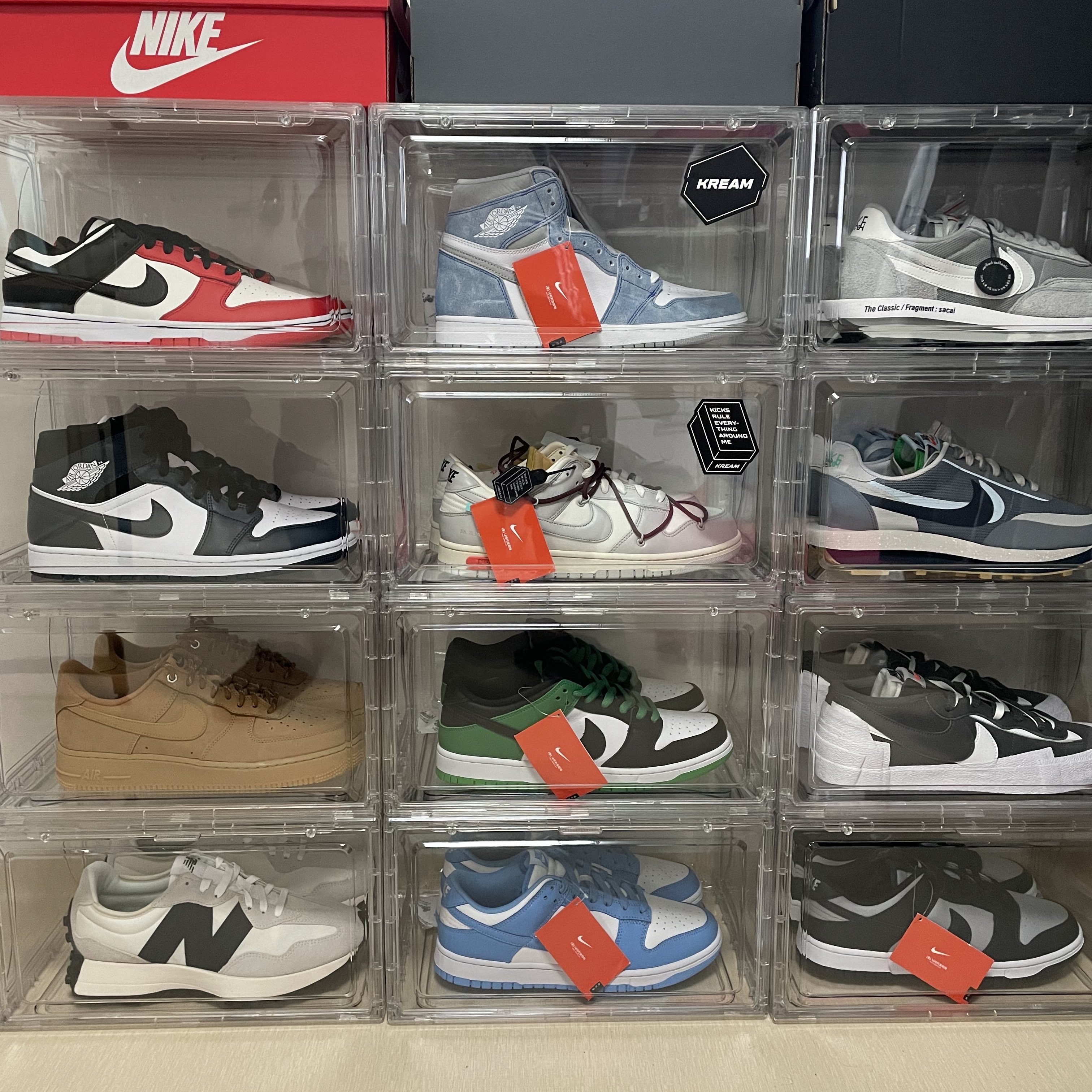 Nike x Sacai x Clot LDWaffle Cool Grey, Nike x NBA Dunk Low Retro EMB Black and Chile Red 착용 스타일