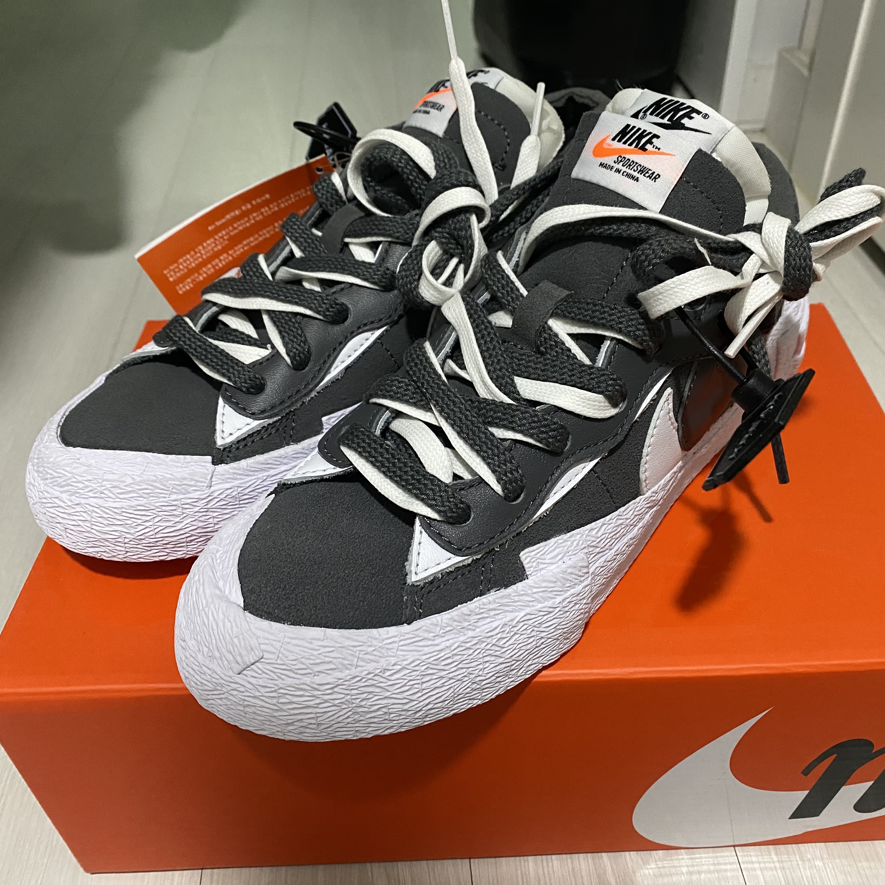 Nike x Sacai Blazer Low Iron Grey 착용 스타일