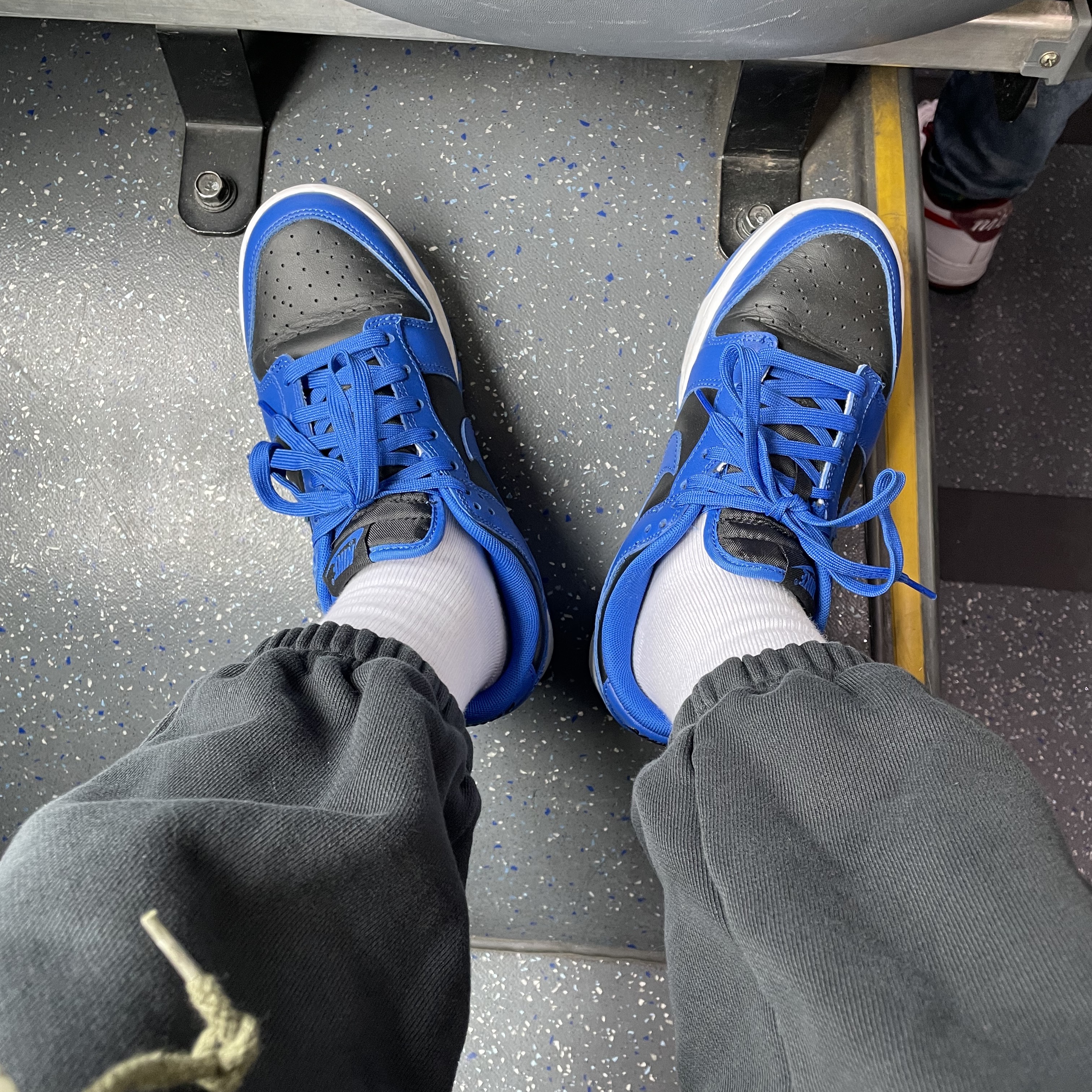 Nike Dunk Low Retro Hyper Cobalt 착용 스타일