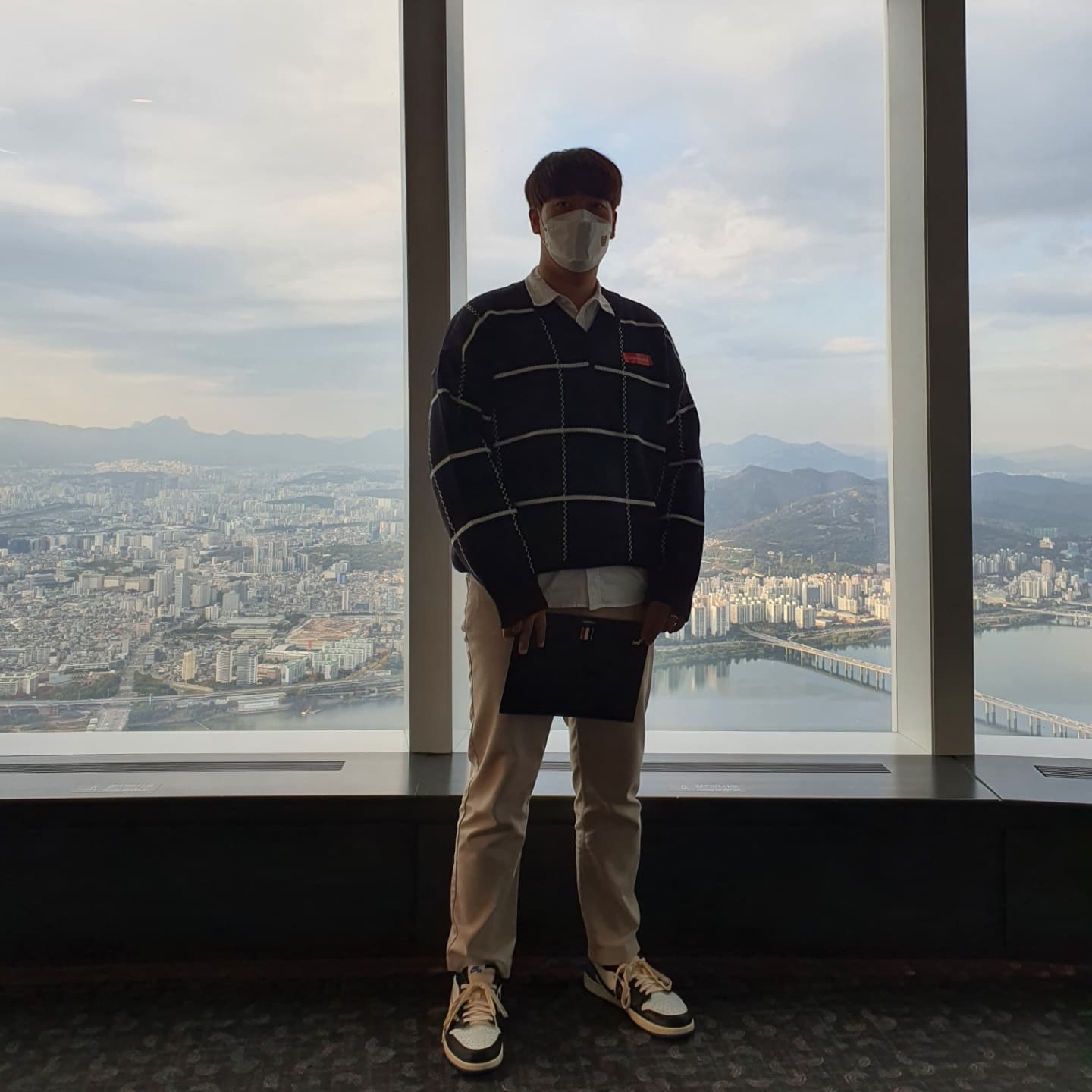 Jordan 1 x Travis Scott x Fragment Retro Low OG SP Military Blue 착용 스타일