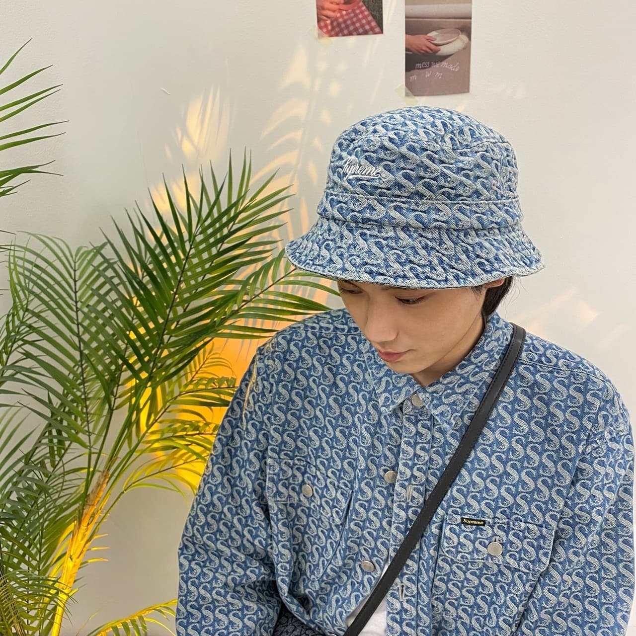 Supreme Monogram Denim Shirt Blue - 21FW, Supreme Monogram Denim Crusher Blue - 21FW 착용 스타일 - 2