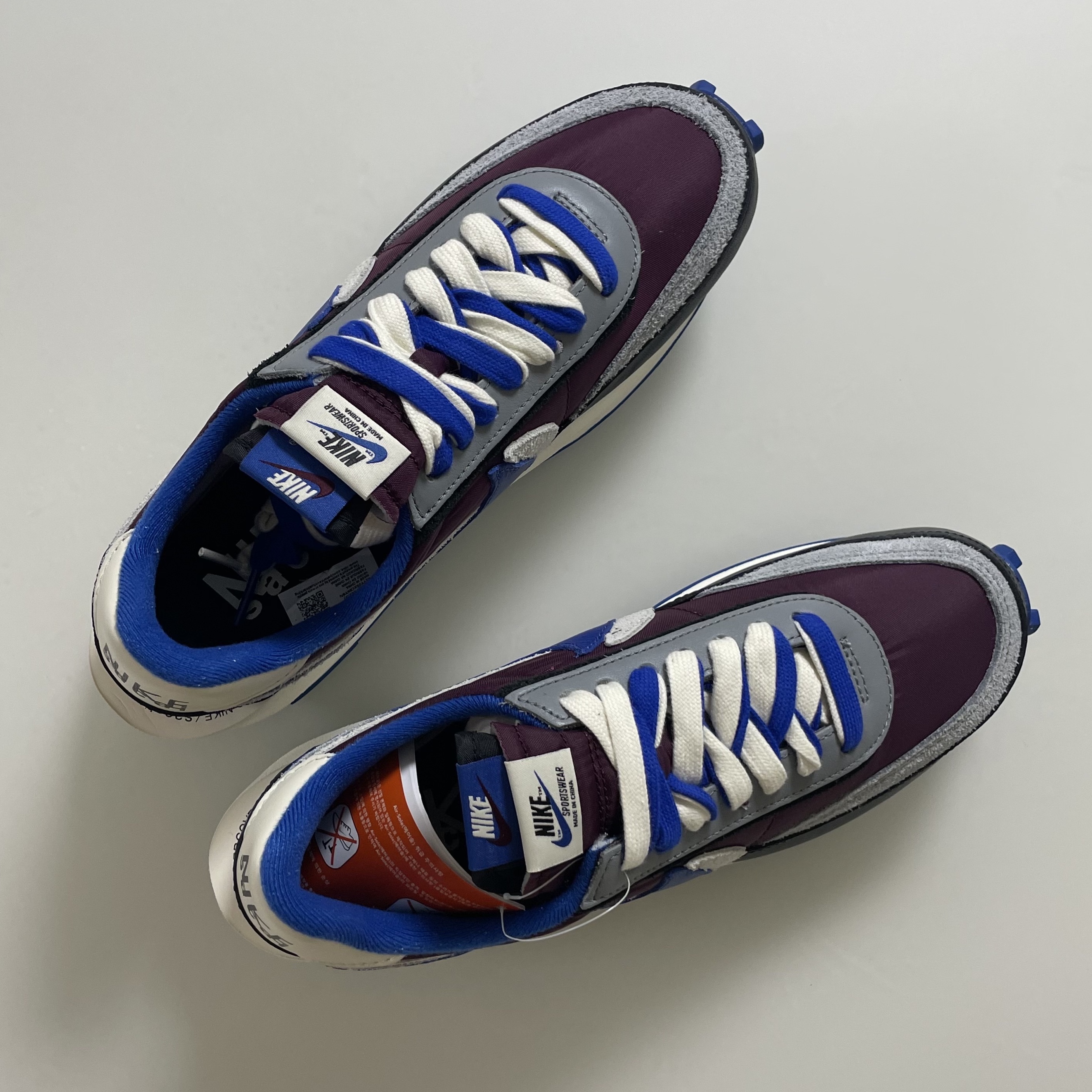 Nike x Sacai x Undercover LDWaffle Night Maroon Team Royal 착용 스타일 - 5