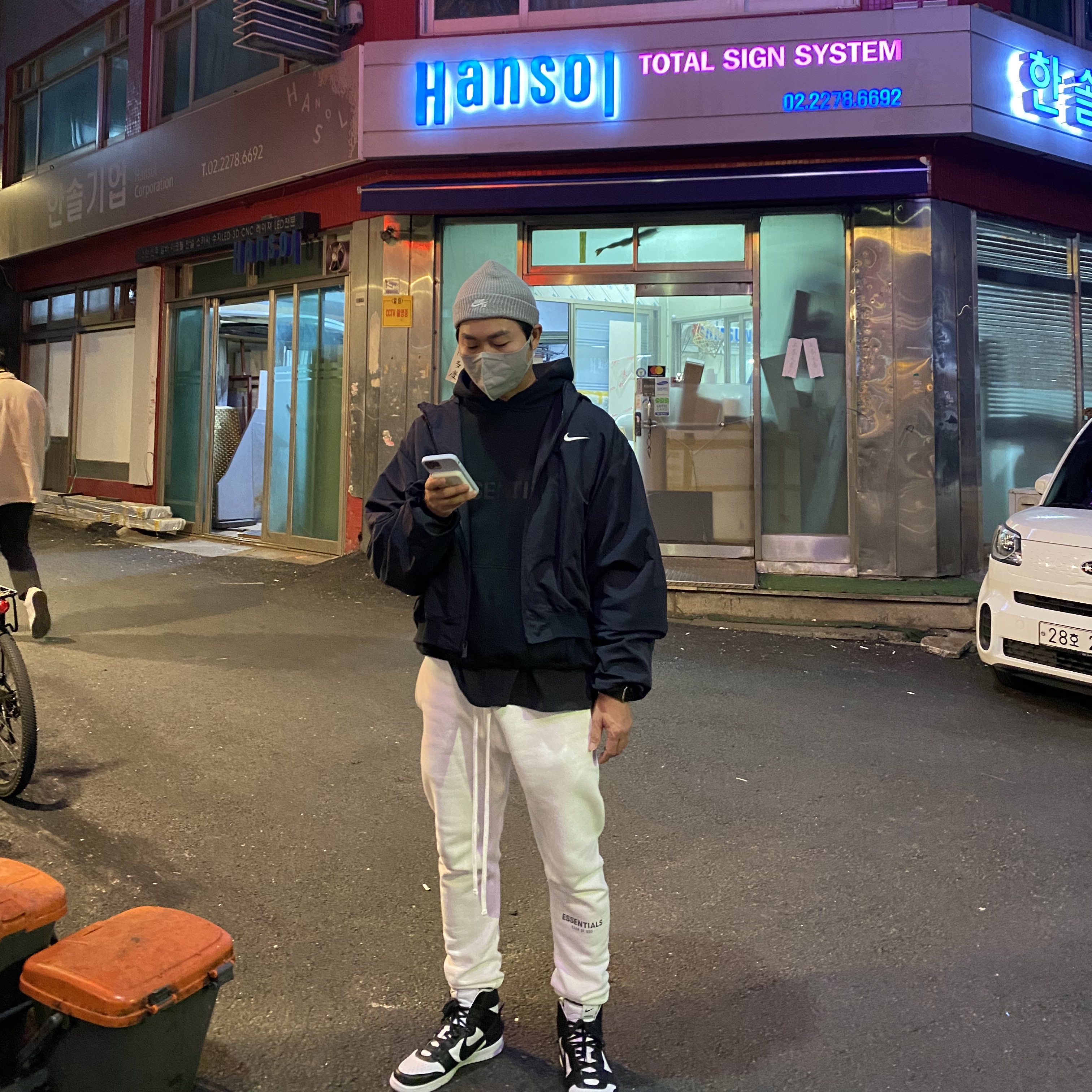 Nike x Ambush Dunk High Black, Nike x Fear of God Bomber Hooded Jacket Black 착용 스타일