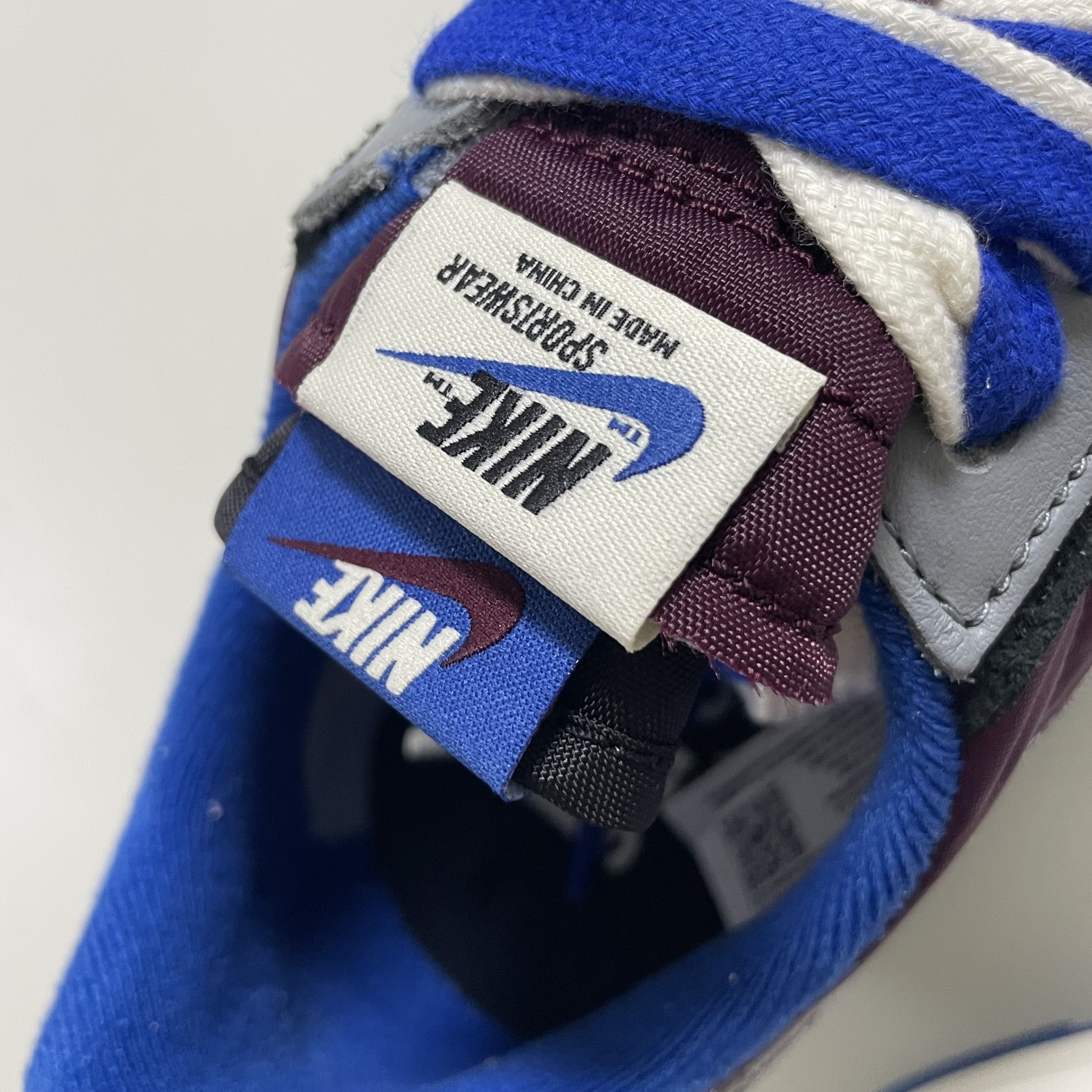 Nike x Sacai x Undercover LDWaffle Night Maroon Team Royal 착용 스타일 - 4
