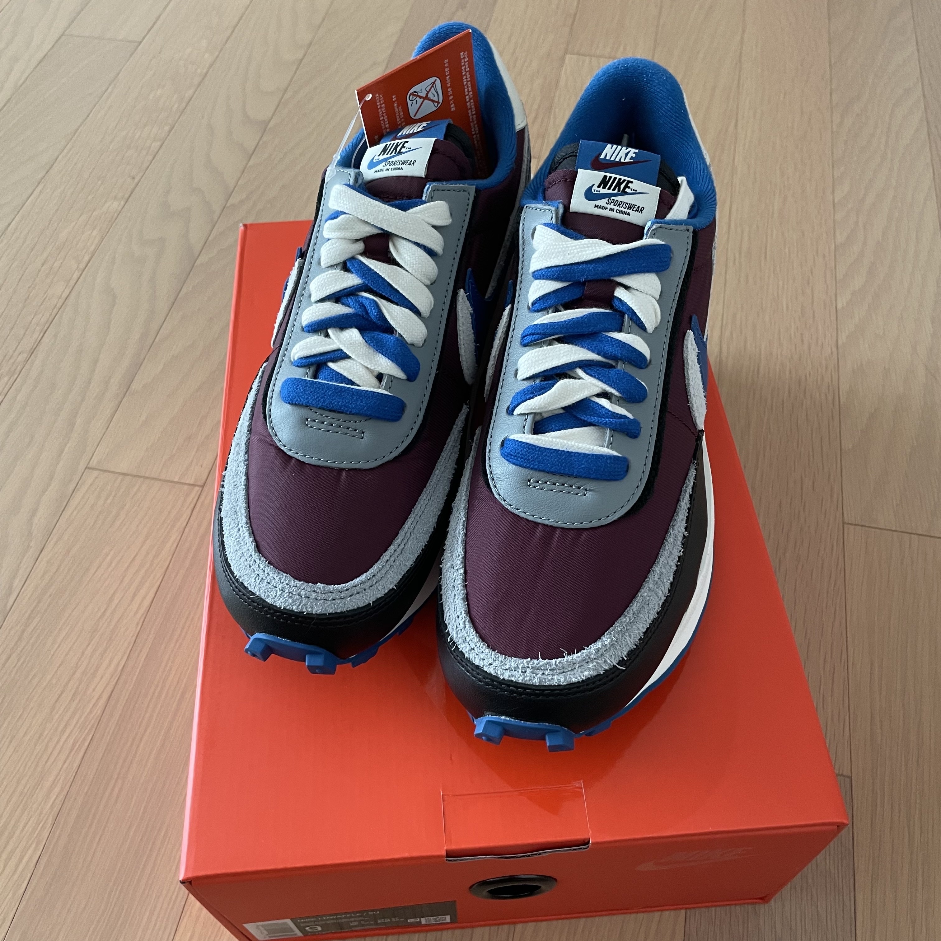 Nike x Sacai x Undercover LDWaffle Night Maroon Team Royal 착용 스타일 - 4