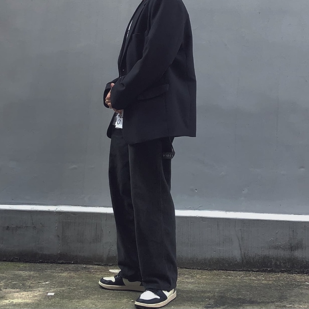 Jordan 1 Retro High OG Black Mocha 착용 스타일