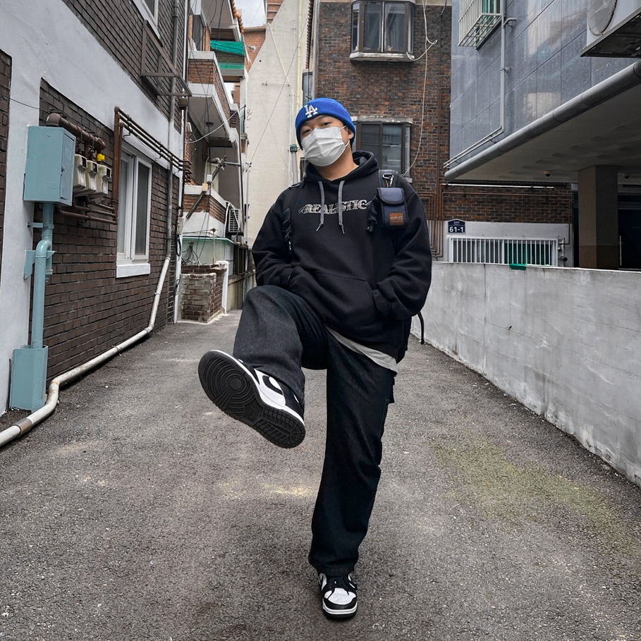 Nike Dunk Low Retro Black 착용 스타일 - 1
