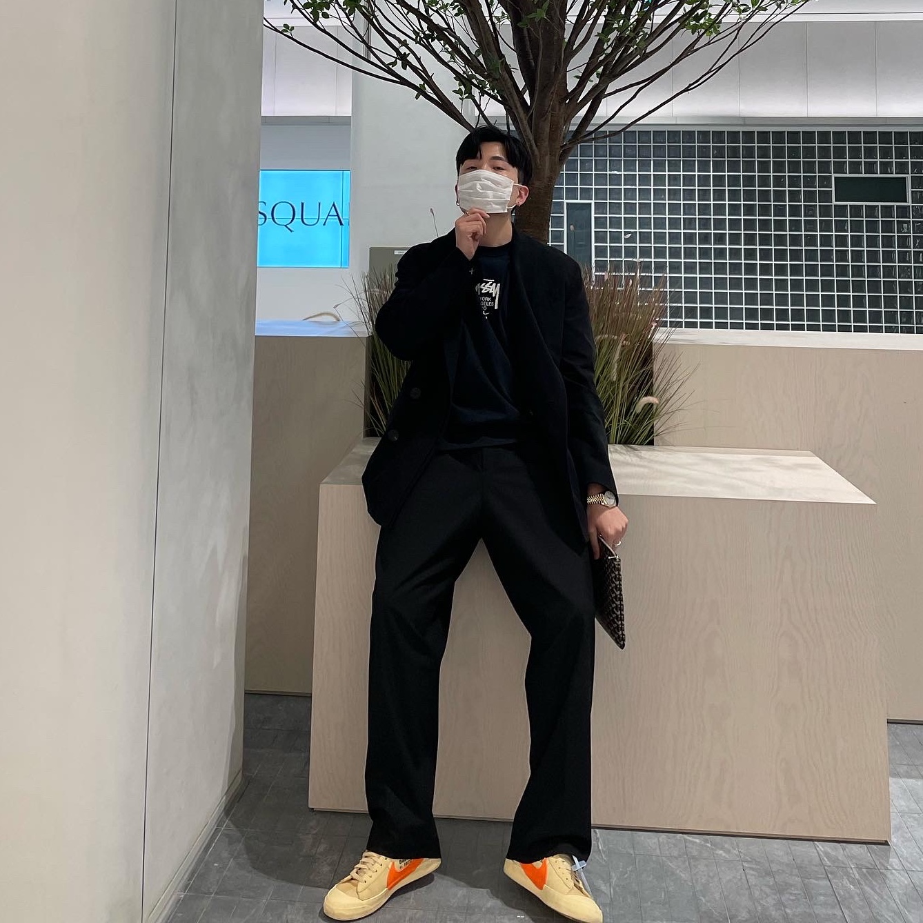 Nike x Off-White Blazer Mid Off-White All Hallow's Eve, Nike x Stussy WT T-Shirt Black - US/EU 착용 스타일 - 1