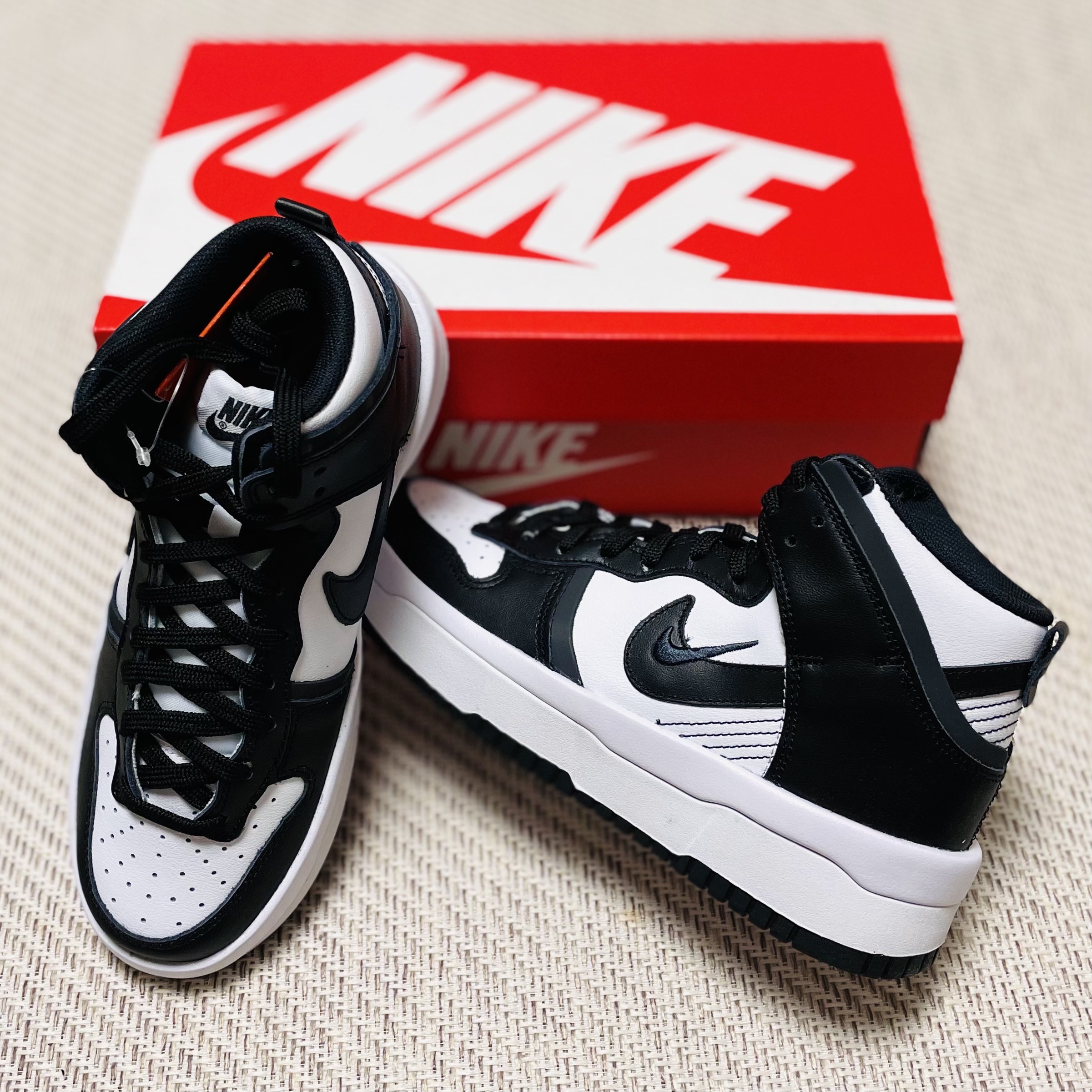 (W) Nike Dunk High Up Black and White 착용 스타일