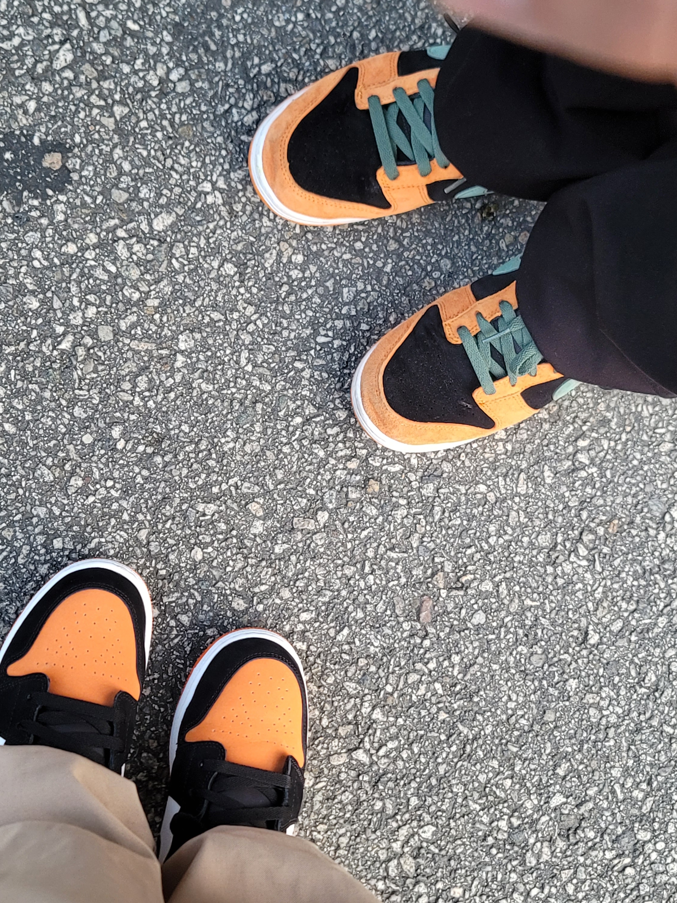 Jordan 1 Low Shattered Backboard, (GS) Jordan 1 Low Shattered Backboard 착용 스타일 - 2