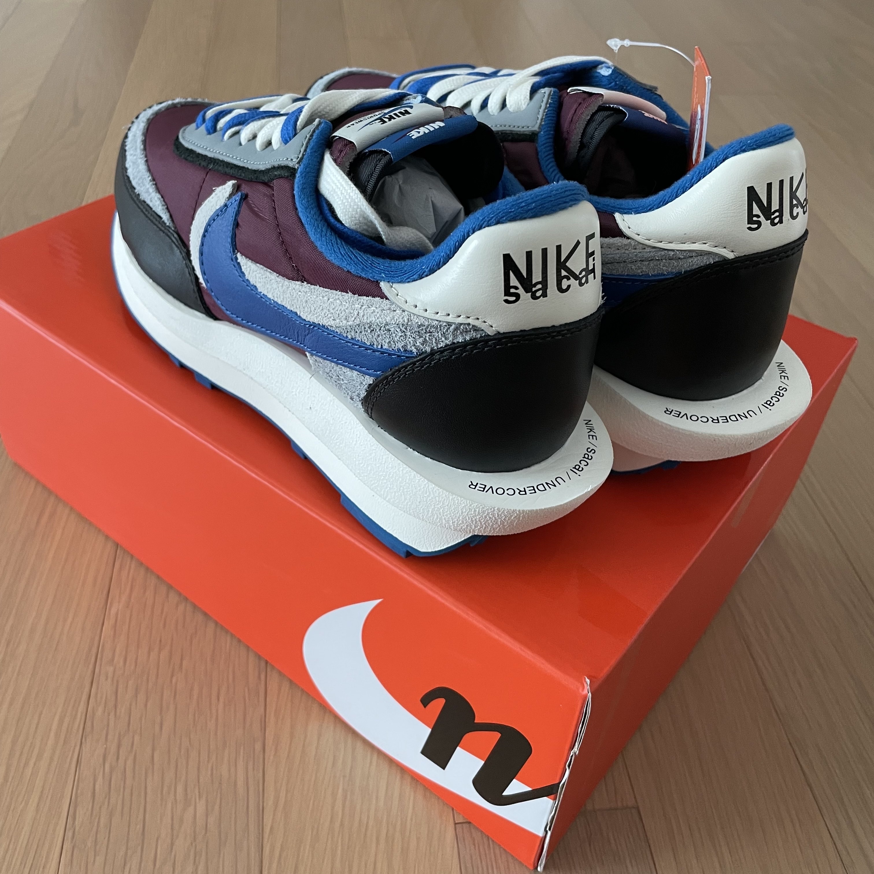 Nike x Sacai x Undercover LDWaffle Night Maroon Team Royal 착용 스타일 - 5