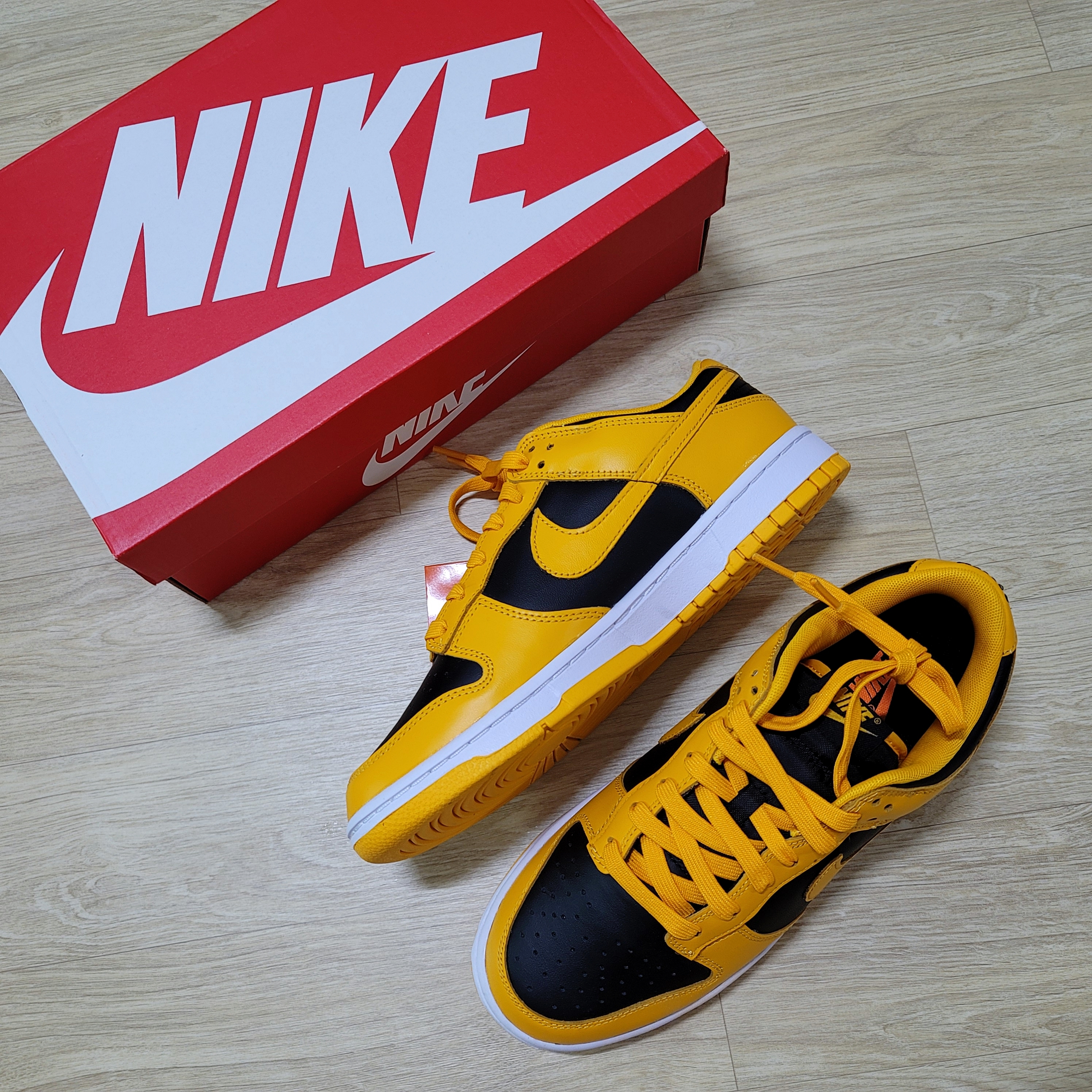 Nike Dunk Low Retro Championship Goldenrod 착용 스타일