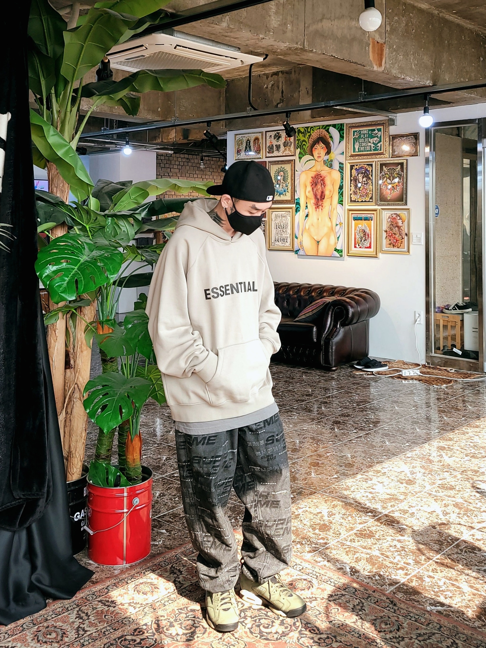 Essentials 3D Silicon Applique Pullover Hoodie Olive/Khaki - 20FW, Jordan 6 x Travis Scott Retro Olive 착용 스타일