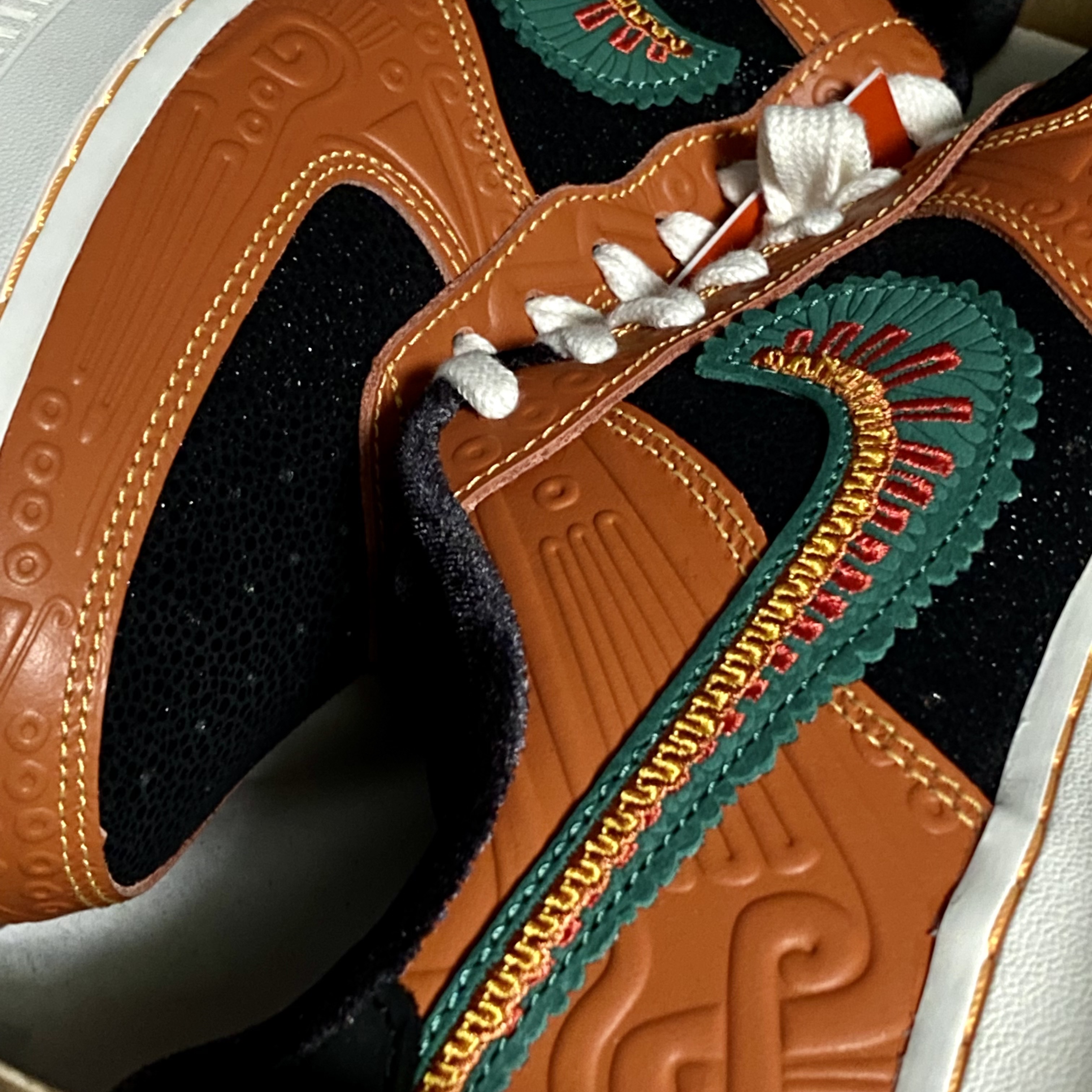 Nike Air Force 1 '07 LX Siempre Familia 착용 스타일 - 2