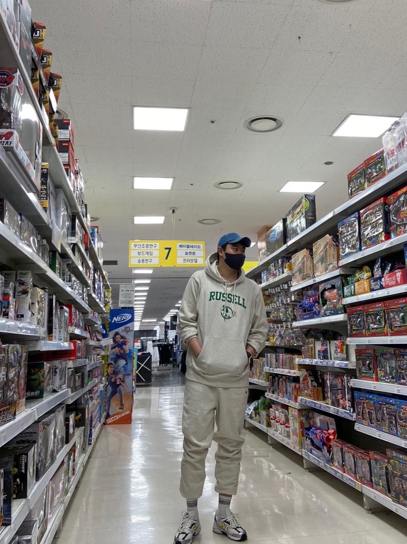 New Balance 530 White Yellow 착용 스타일