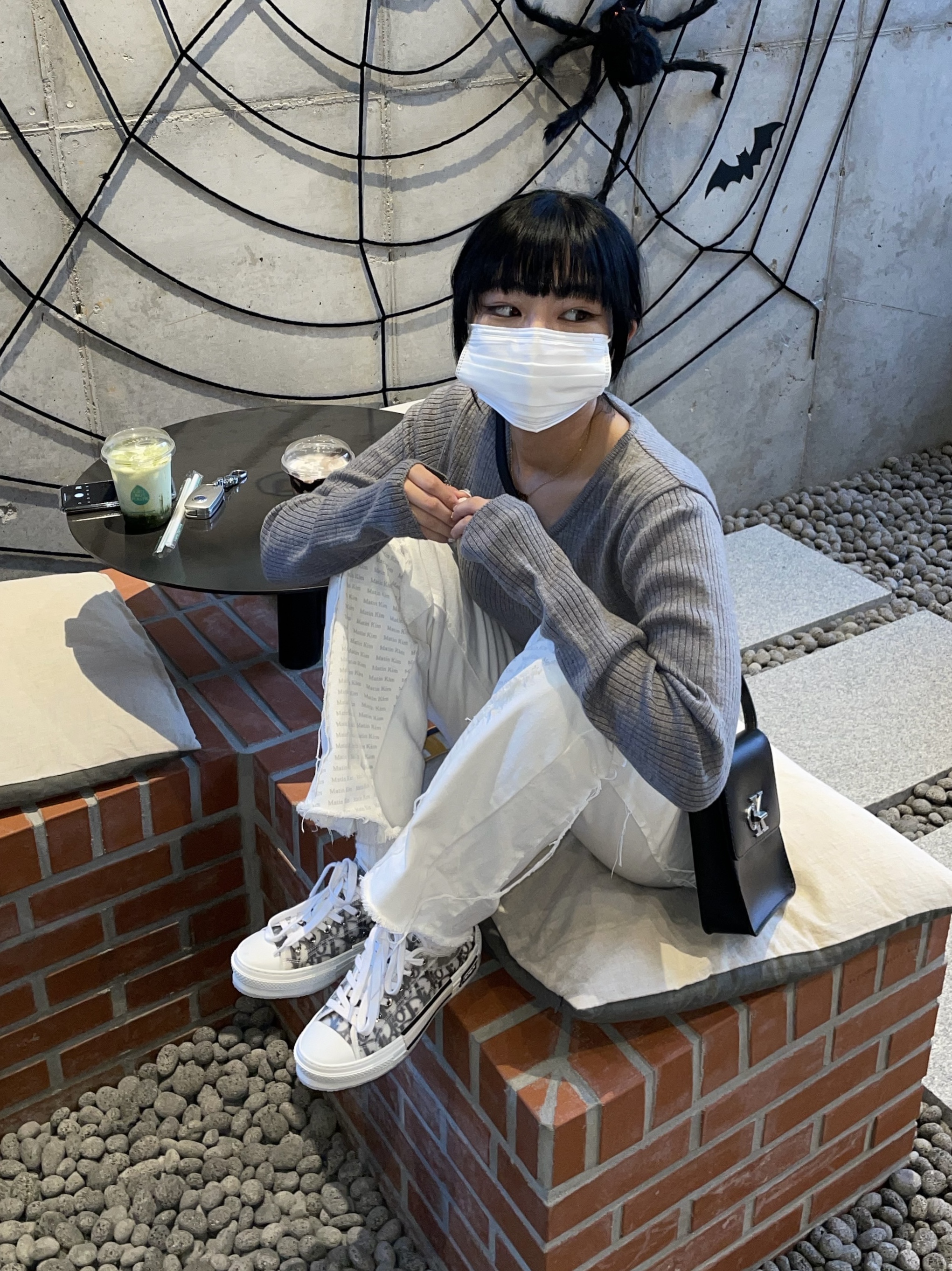 Dior B23 Low Dior Oblique White & Black 착용 스타일 - 2