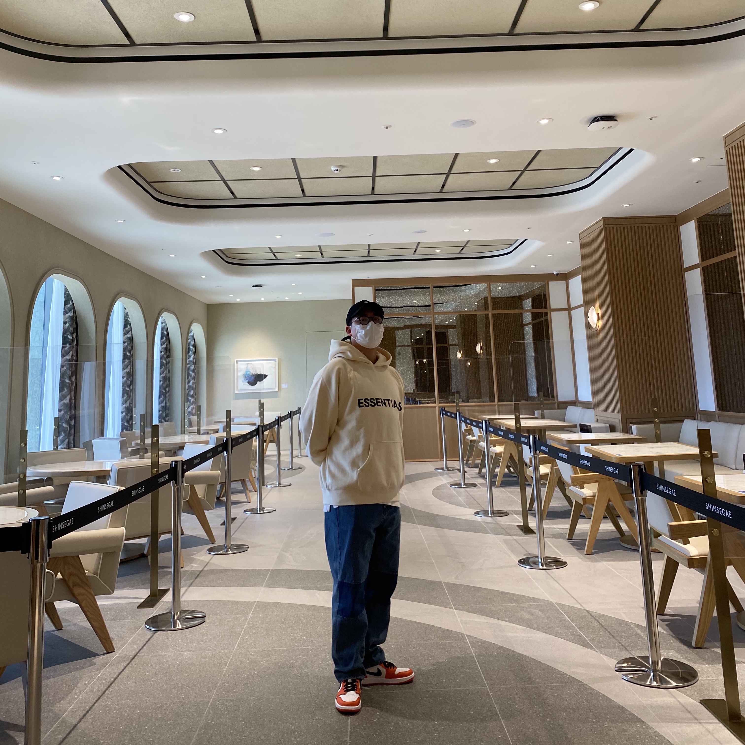 Essentials 3D Silicon Applique Pullover Hoodie Buttercream 2020, Jordan 1 Low OG Starfish 착용 스타일 - 3