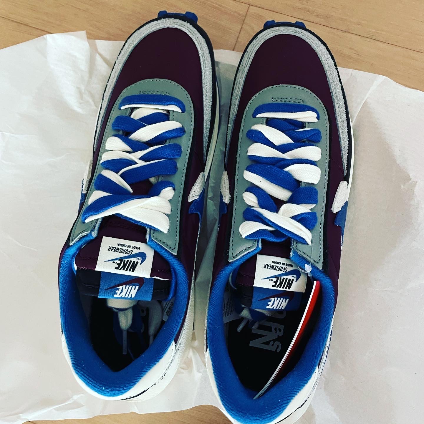 Nike x Sacai x Undercover LDWaffle Night Maroon Team Royal 착용 스타일