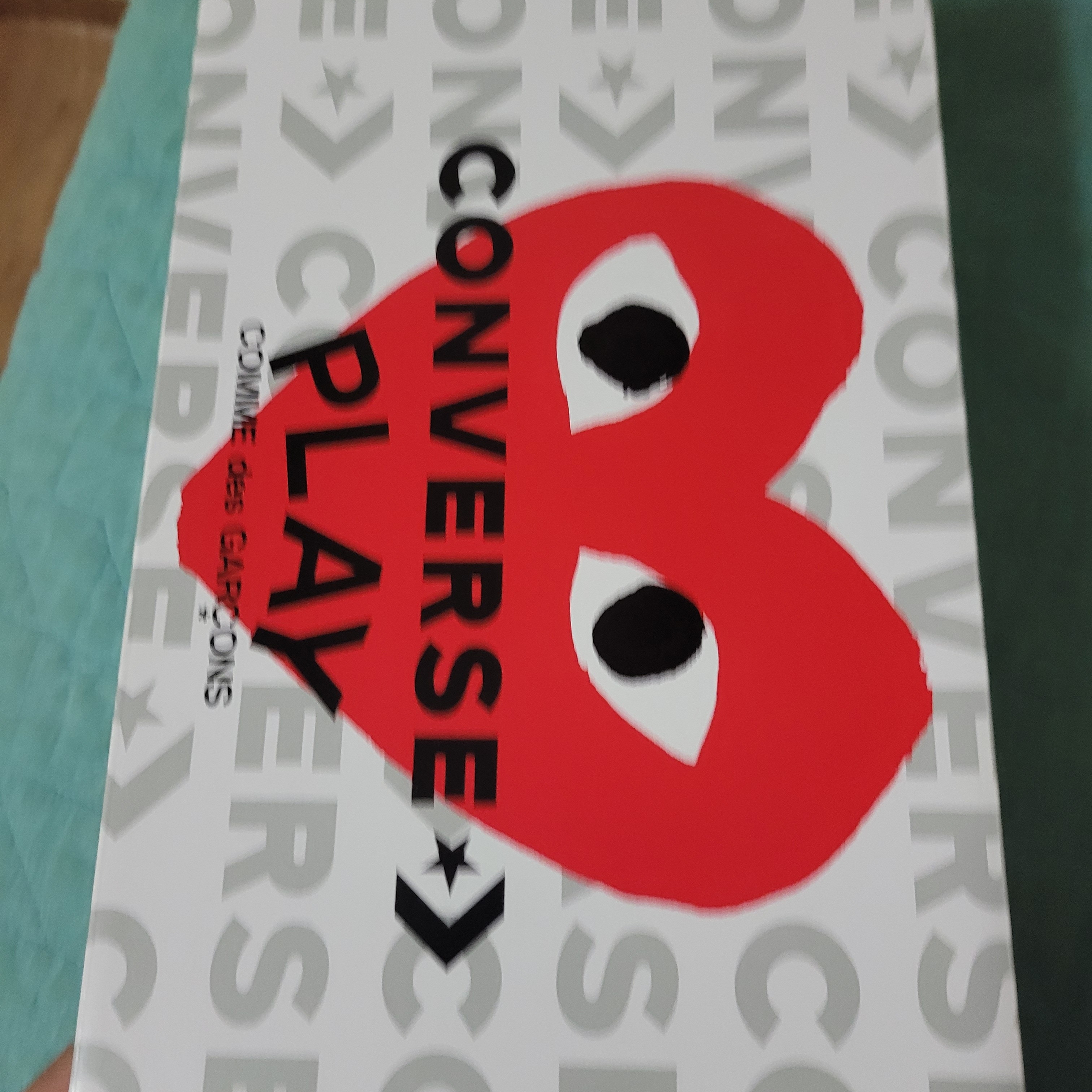 Converse x Play Comme des Garcons Chuck 70 Hi Blue Quartz 착용 스타일 - 3