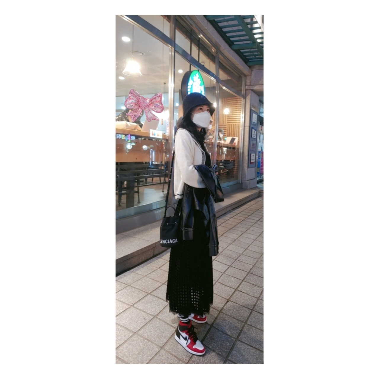 (W) Jordan 1 Retro High Satin Red 착용 스타일 - 1