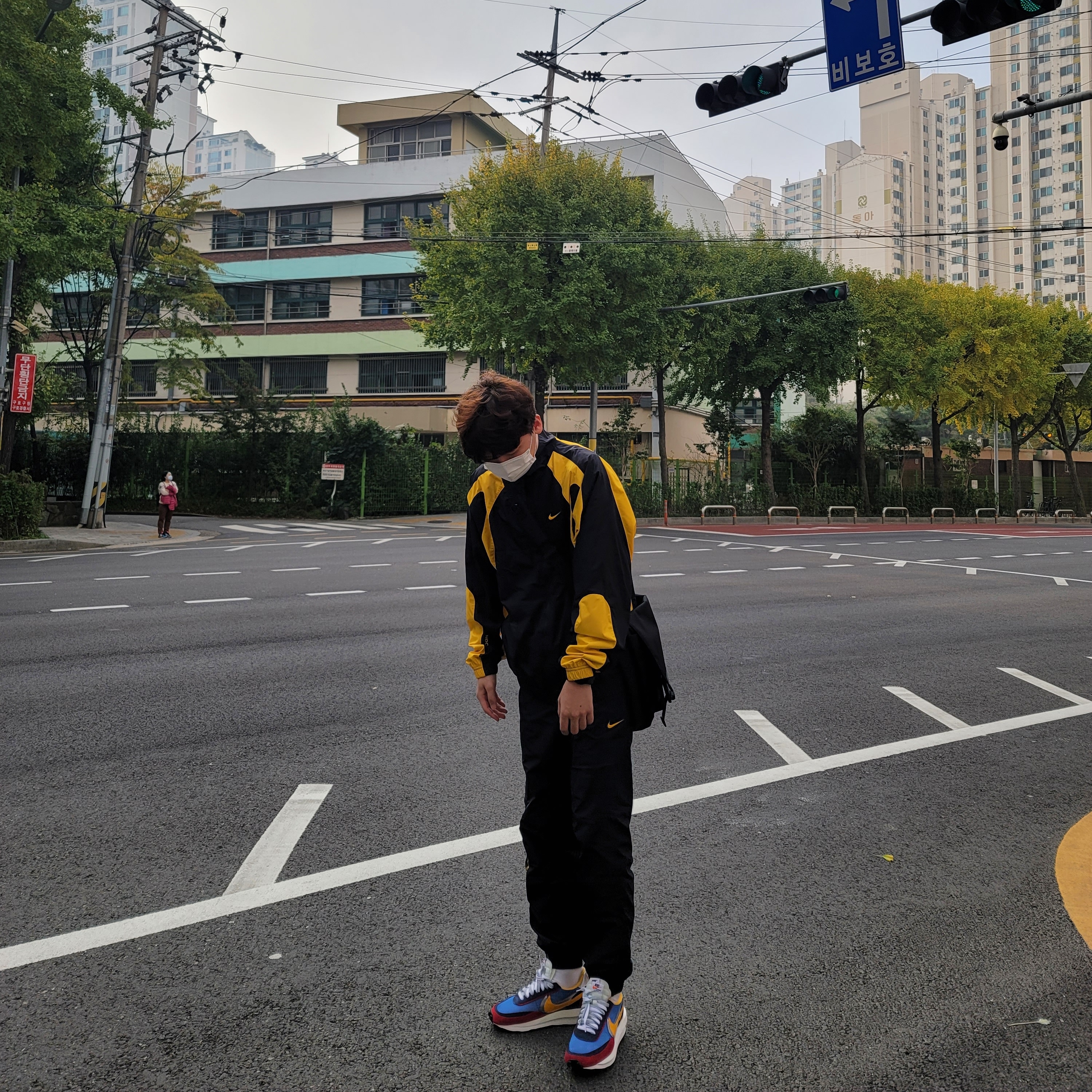 Nike x Sacai LDWaffle Blue Multi, Nike x Drake Nocta Essential Track Jacket - US/EU 착용 스타일