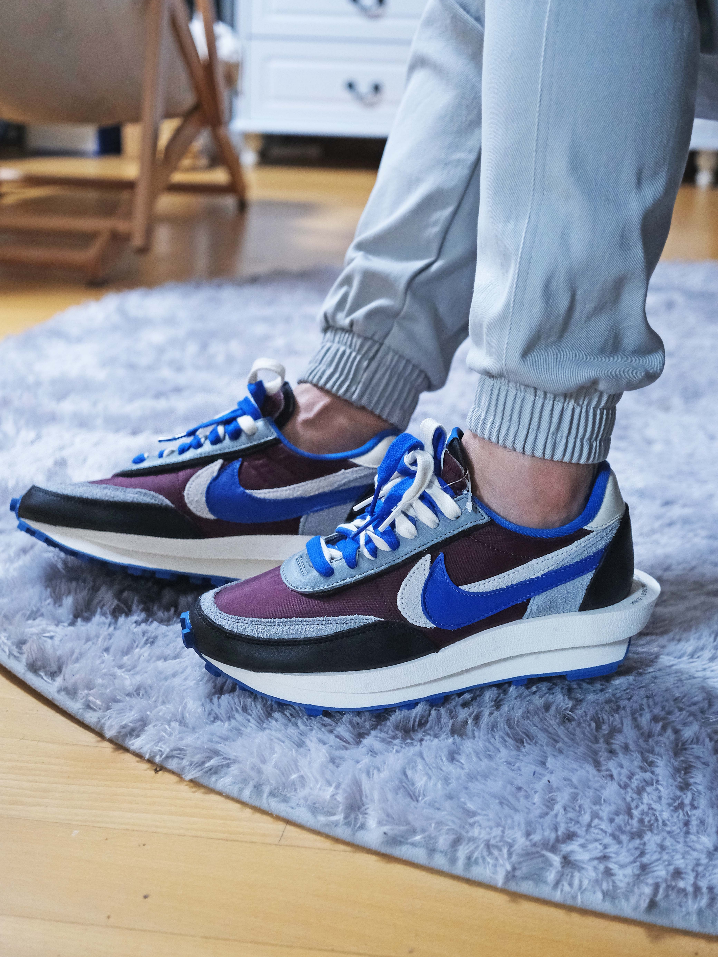 Nike x Sacai x Undercover LDWaffle Night Maroon Team Royal, Nike x Sacai x Undercover LDWaffle Black Bright Citron 착용 스타일 - 1