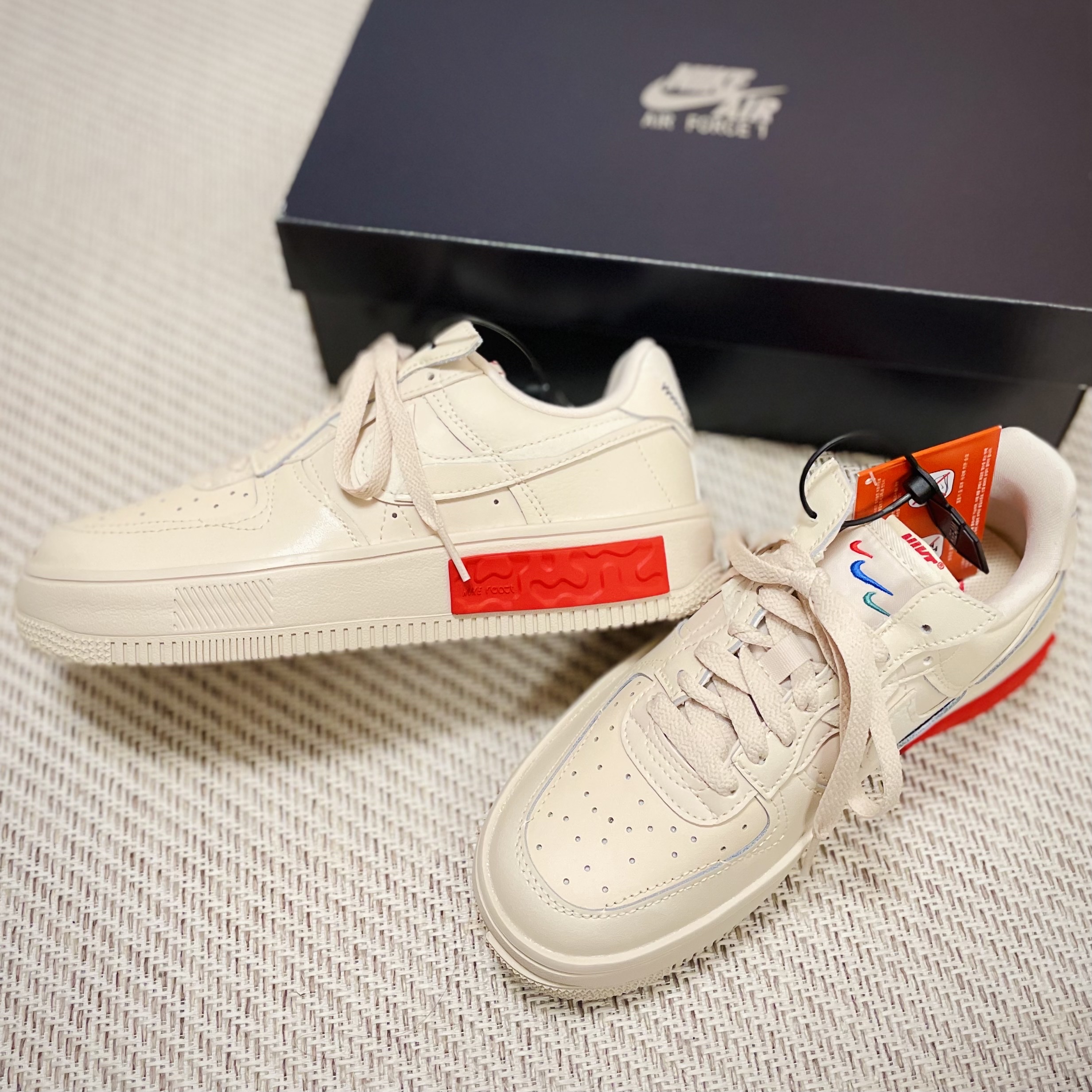 (W) Nike Air Force 1 Fontanka Pearl White 착용 스타일 - 2