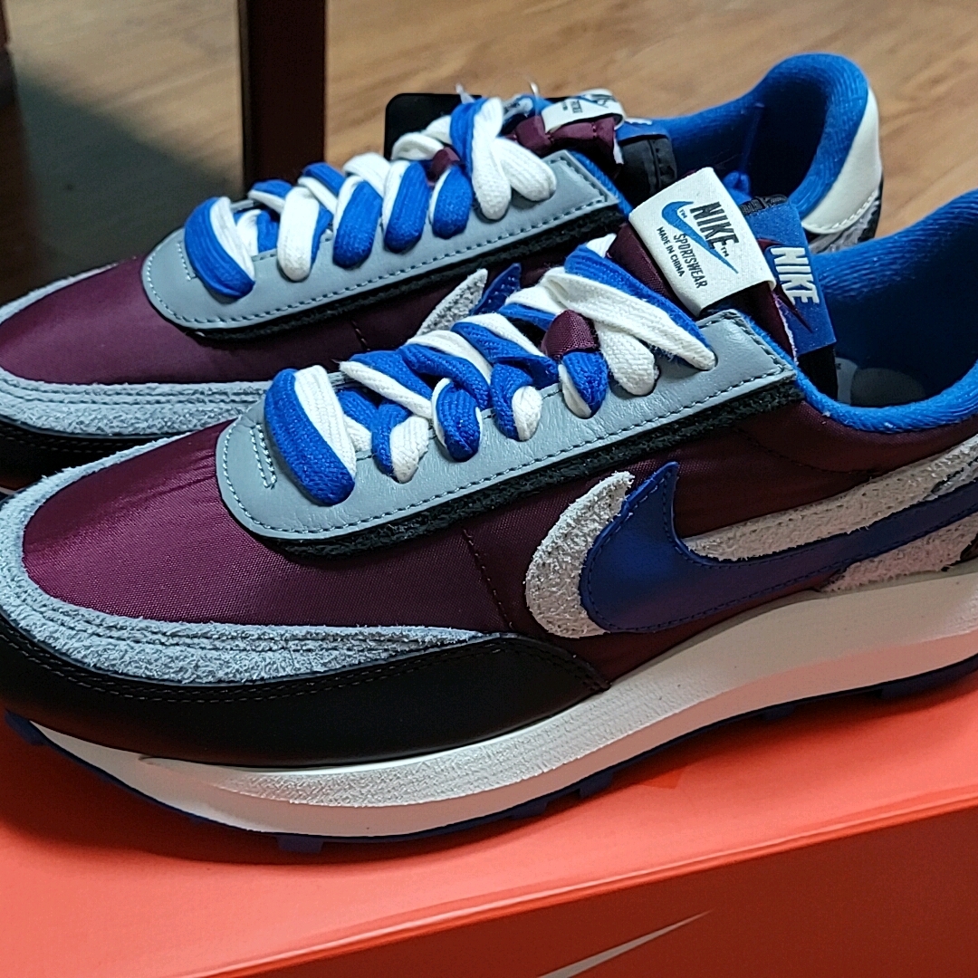 Nike x Sacai x Undercover LDWaffle Night Maroon Team Royal 착용 스타일 - 1