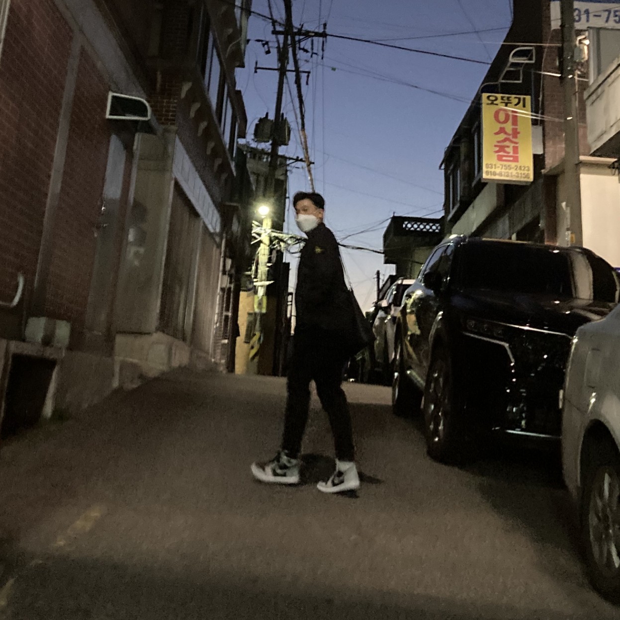Nike x Sacai x Fragment LDWaffle Blackened Blue, Jordan 1 Retro High OG Shadow 2.0 착용 스타일 - 2