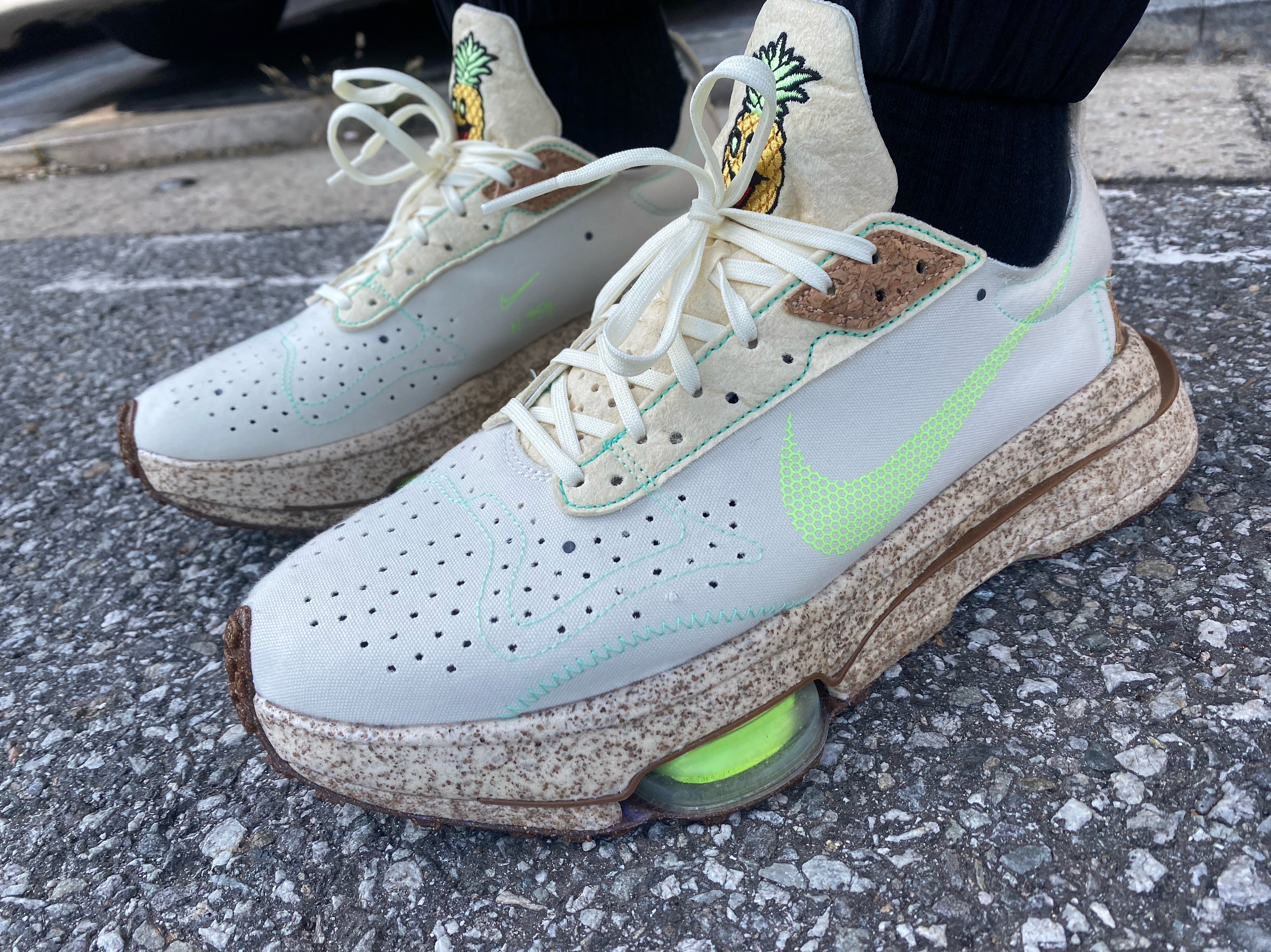 Nike Air Zoom Type PRM Pineapple 착용 스타일