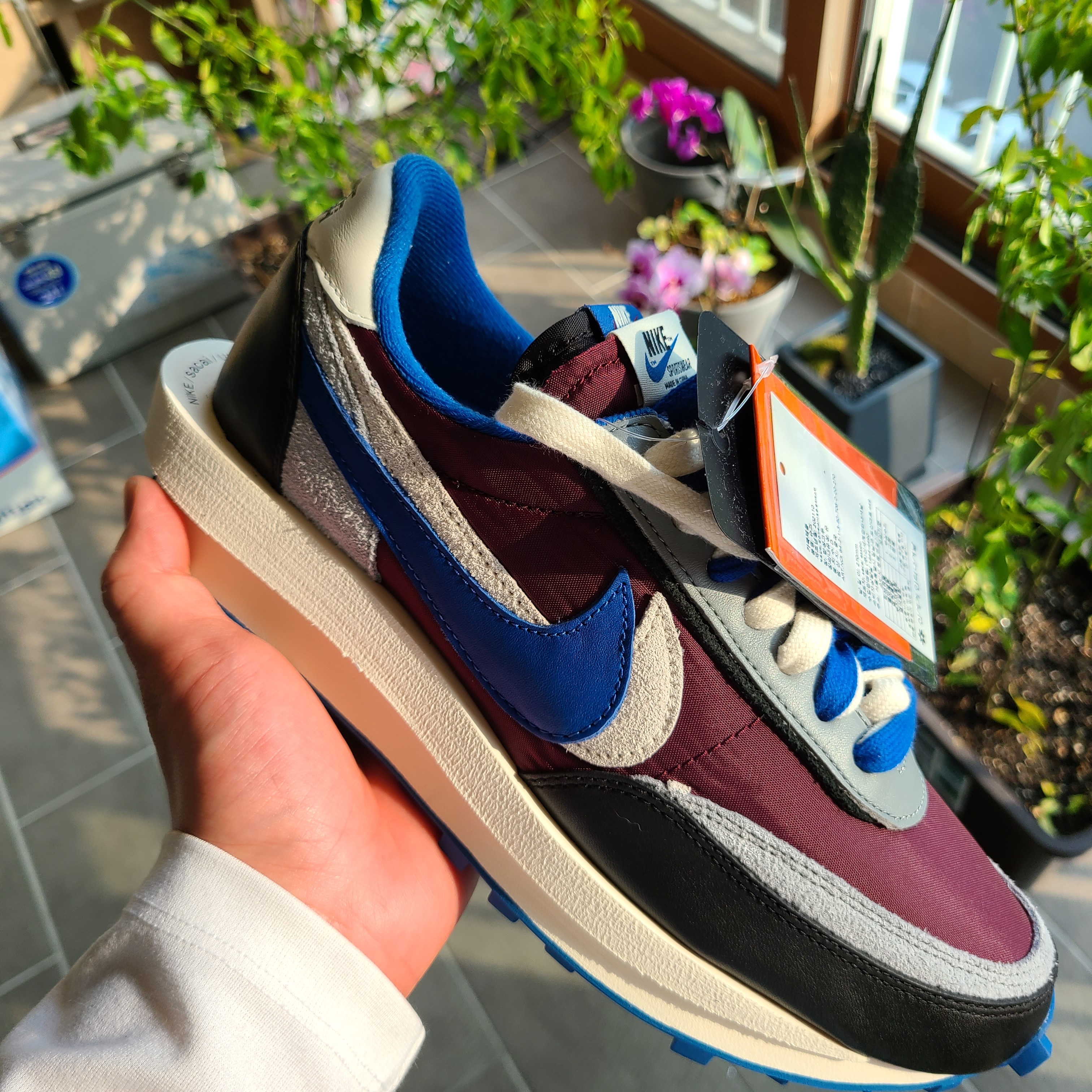 Nike x Sacai x Undercover LDWaffle Night Maroon Team Royal 착용 스타일 - 3