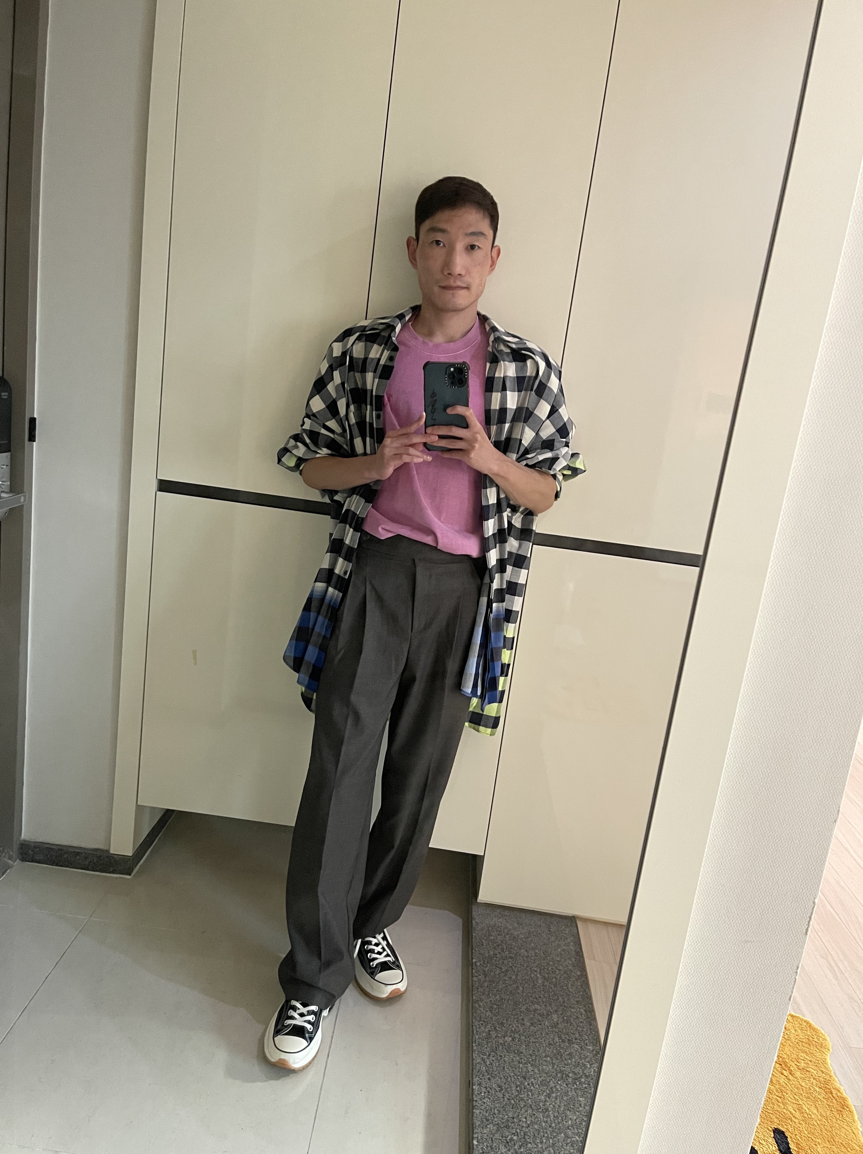 Converse x JW Anderson Run Star Hike Hi Black, IAB Studio Pigment T-Shirt Magenta 착용 스타일