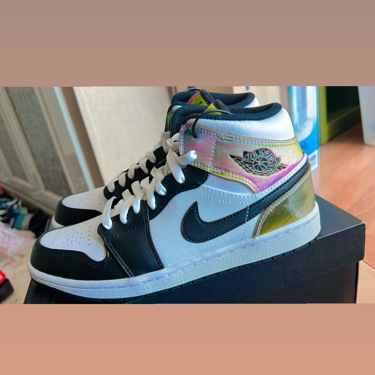 Jordan 1 Mid SE Heat Reactive 착용 스타일