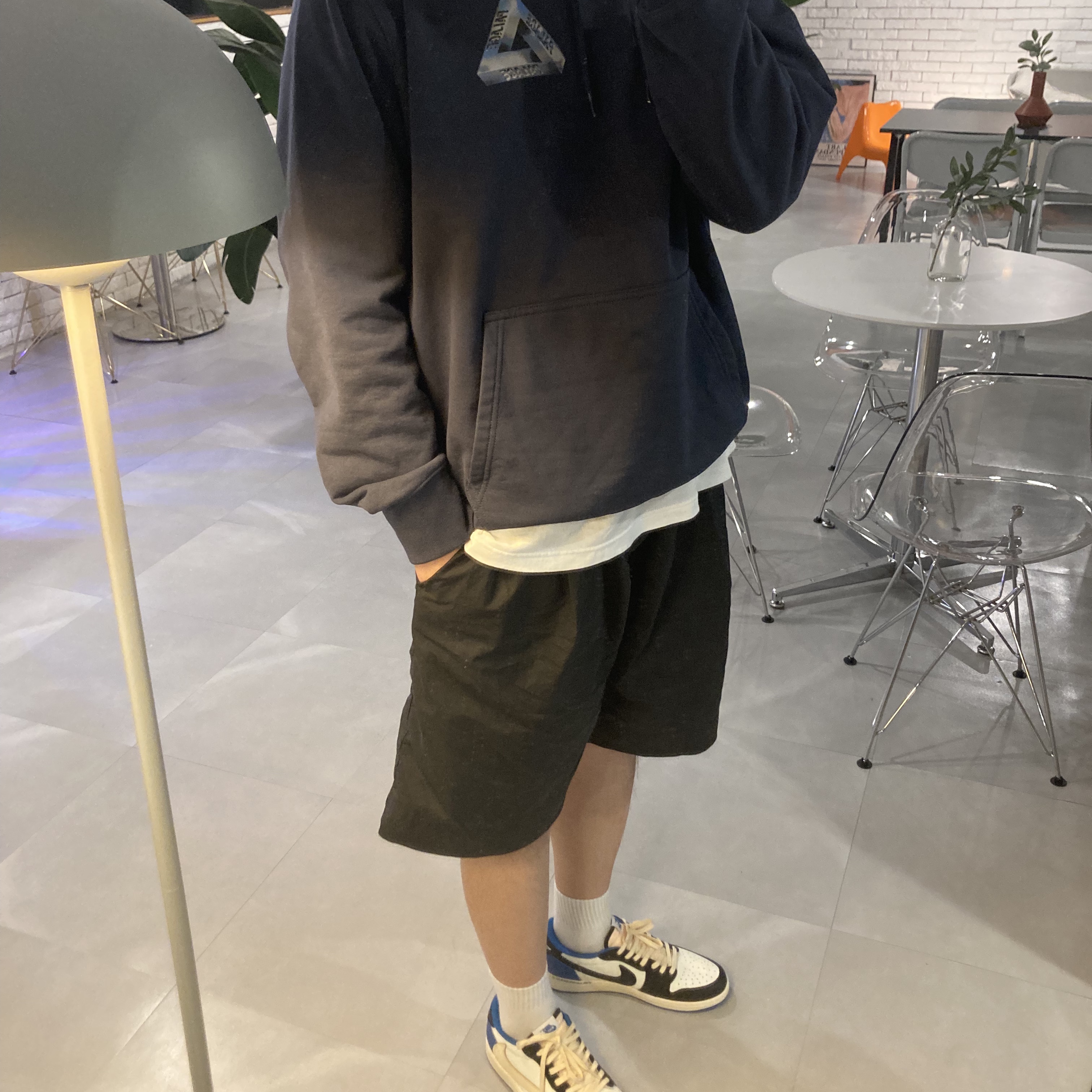 Jordan 1 x Travis Scott x Fragment Retro Low OG SP Military Blue, Palace Tri-Chrome Hood Navy - 21SS 착용 스타일