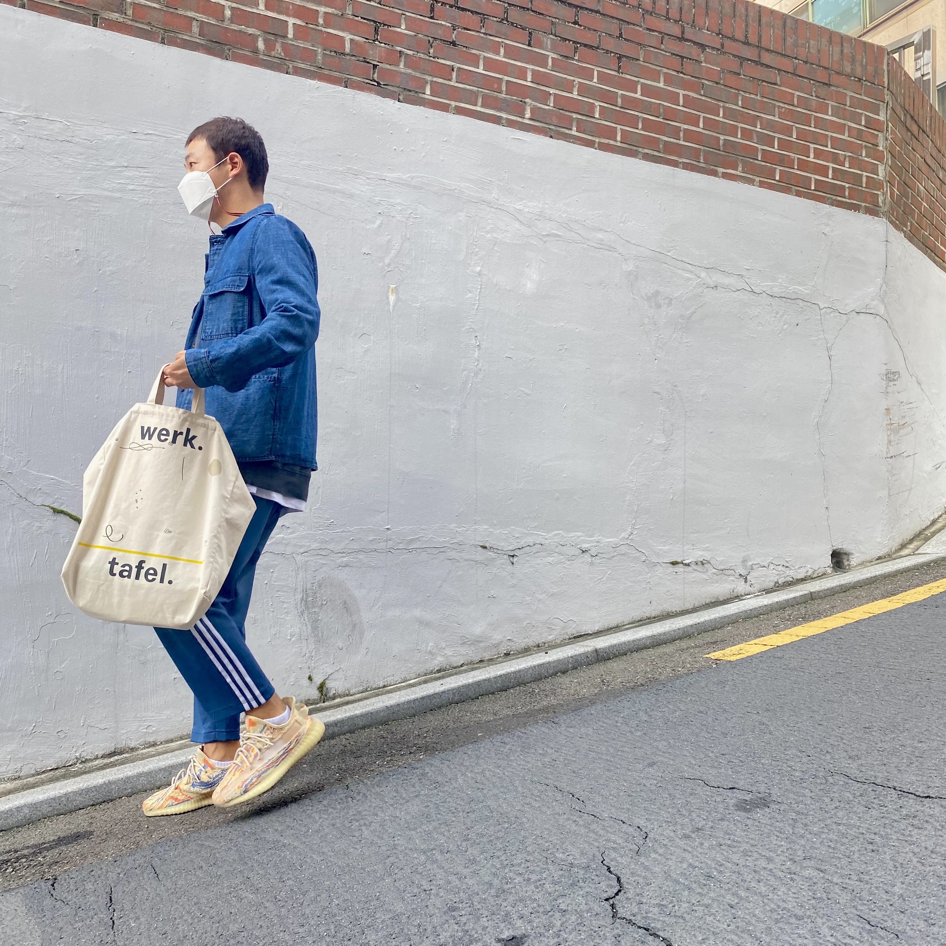 Adidas Yeezy Boost 350 V2 MX Oat 착용 스타일 - 2