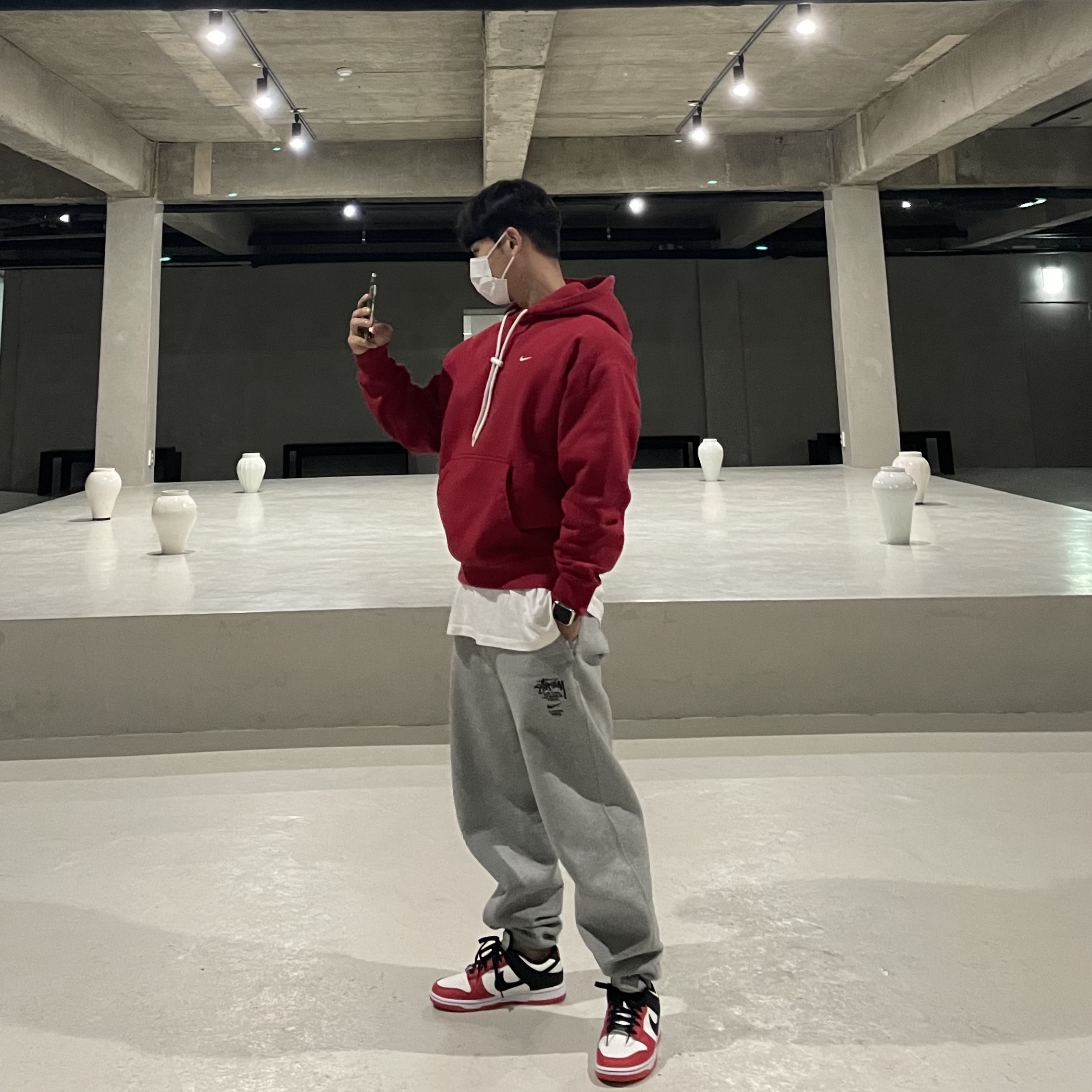 Nike M NRG Hoodie Red, Nike x Stussy NRG ZR Fleece Pants Heather Grey - US/EU 착용 스타일