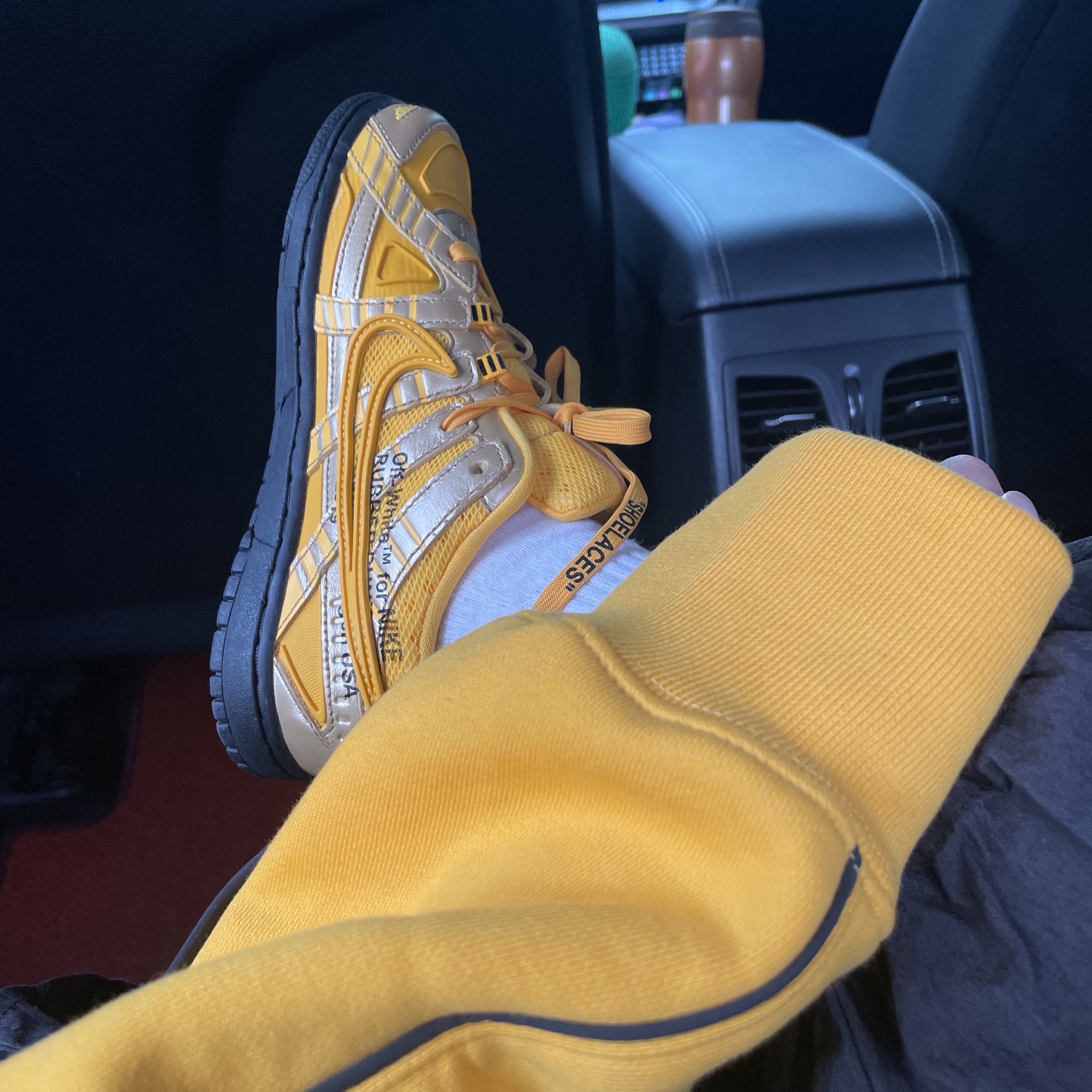 (PS) Nike x Off-White Air Rubber Dunk University Gold, Nike x Drake Nocta Essential Hoodie University Gold - Asia 착용 스타일