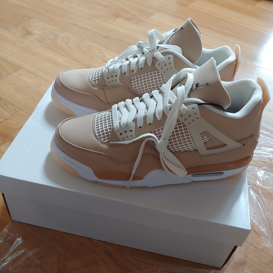 (W) Jordan 4 Retro Shimmer 착용 스타일