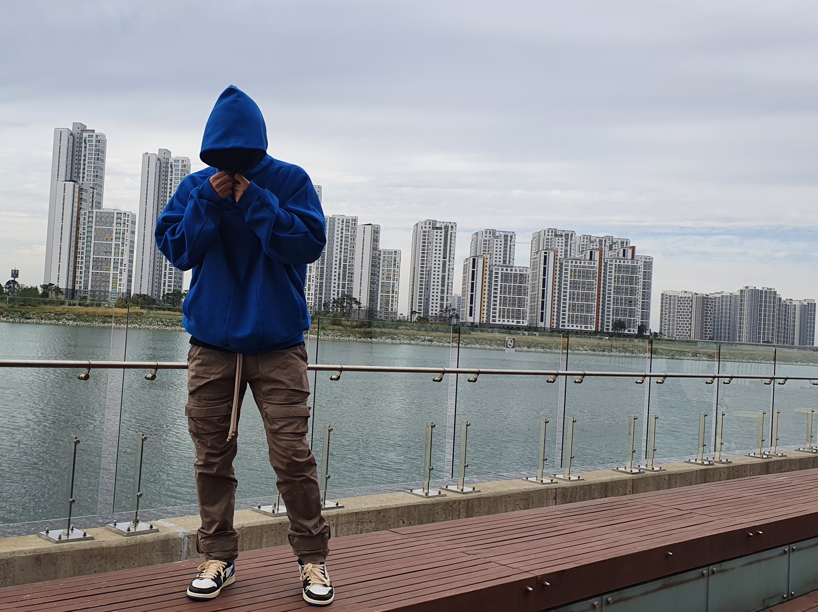 Jordan 1 x Travis Scott x Fragment Retro Low OG SP Military Blue 착용 스타일