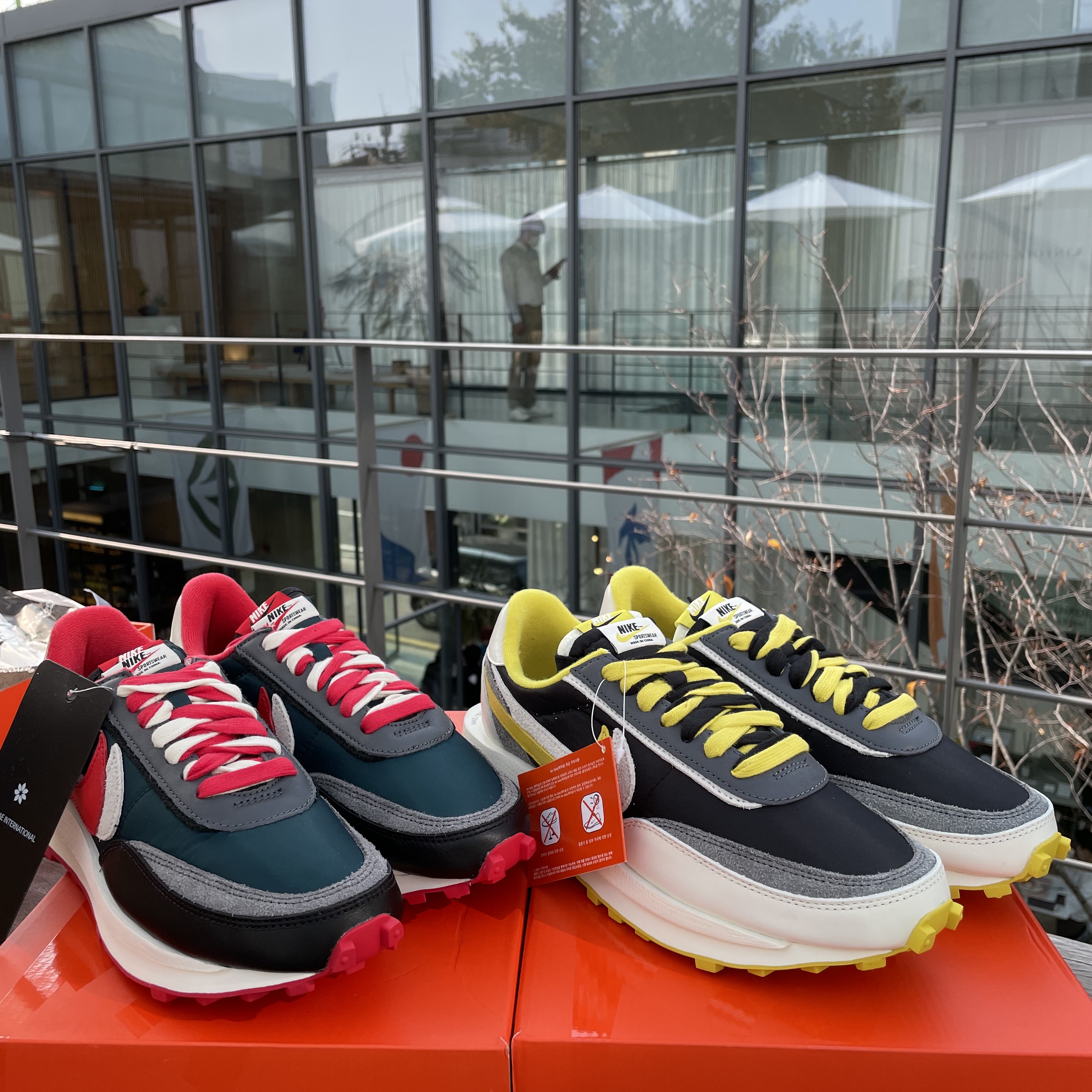 Nike x Sacai x Undercover LDWaffle Black Bright Citron, Nike x Sacai x Undercover LDWaffle Midnight Spruce University Red 착용 스타일