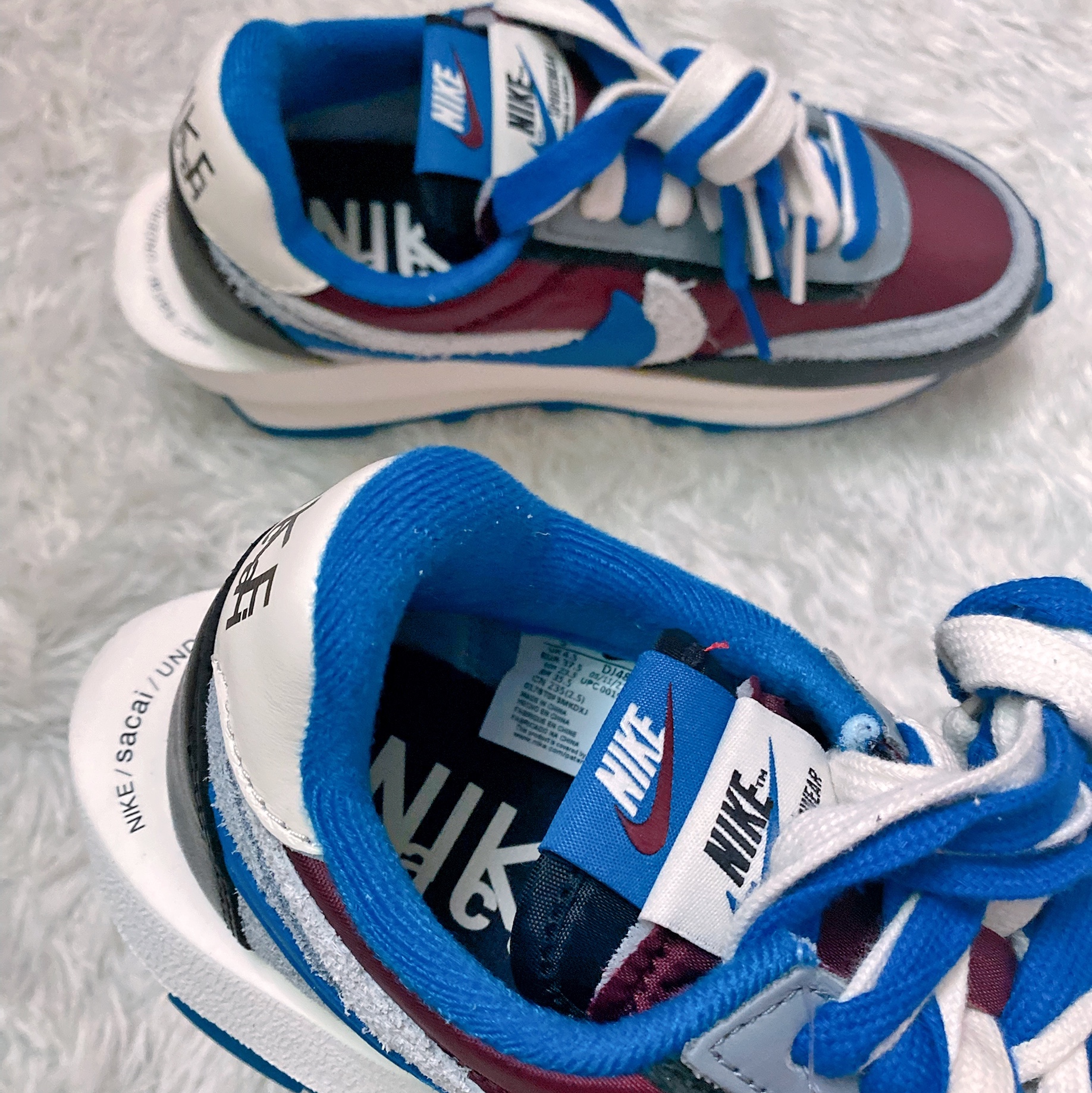Nike x Sacai x Undercover LDWaffle Night Maroon Team Royal 착용 스타일 - 5