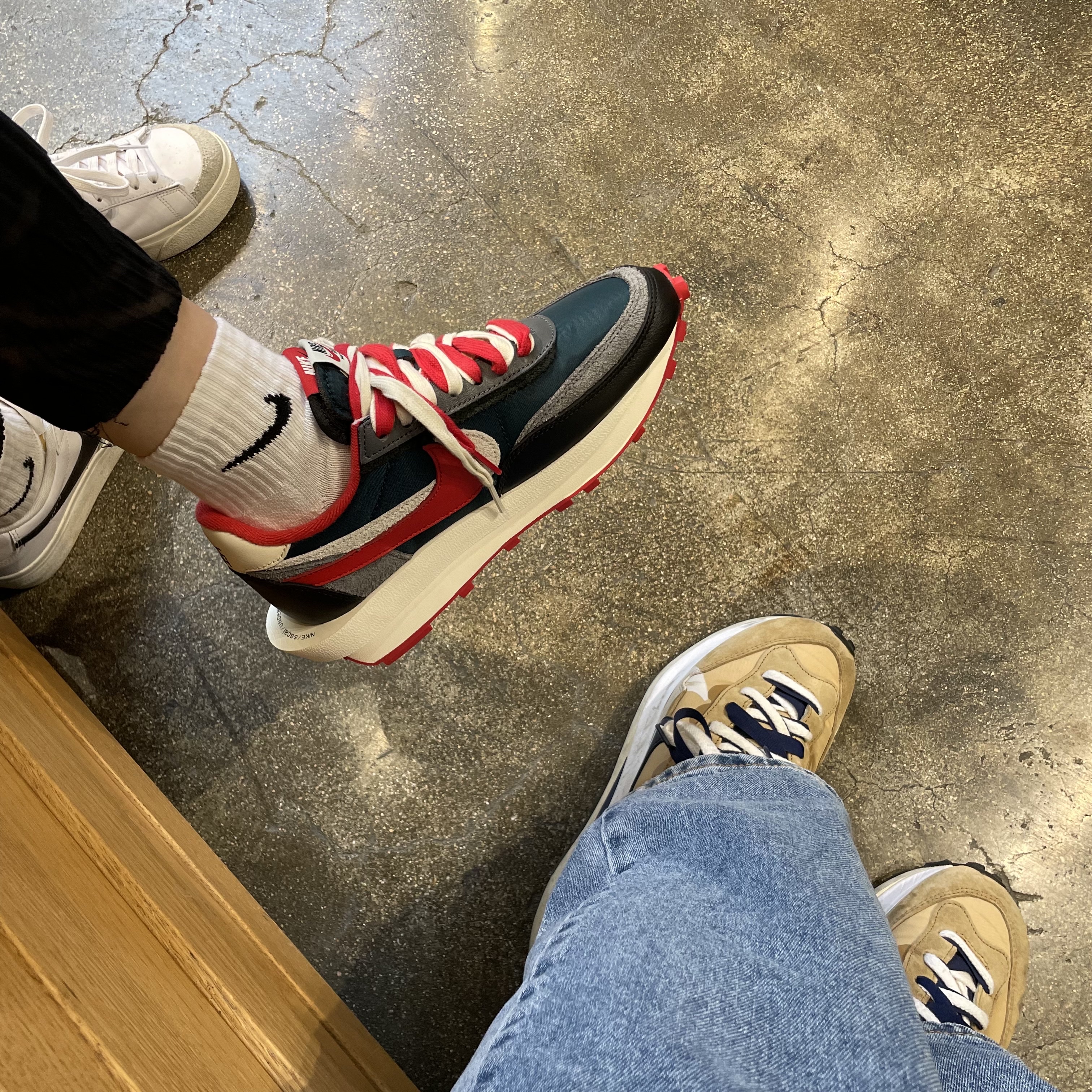 Nike x Sacai VaporWaffle Sesame and Blue Void, Nike NRG Solo Swoosh Crew Fleece Light Army - US/EU 착용 스타일 - 2