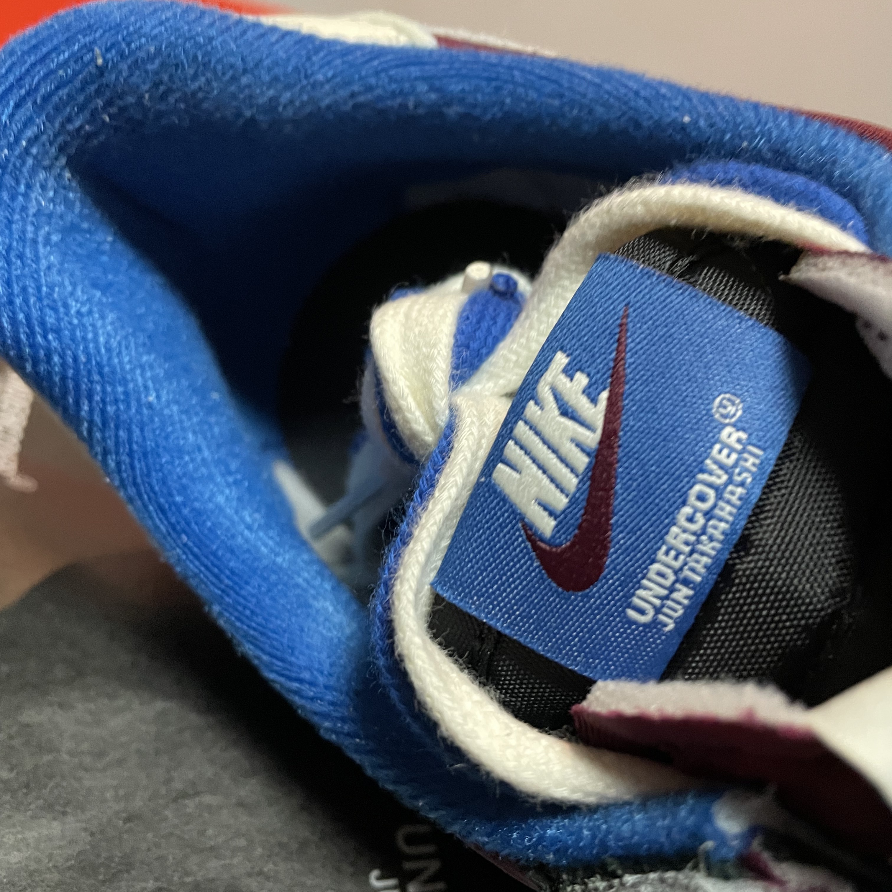 Nike x Sacai x Undercover LDWaffle Night Maroon Team Royal 착용 스타일 - 4