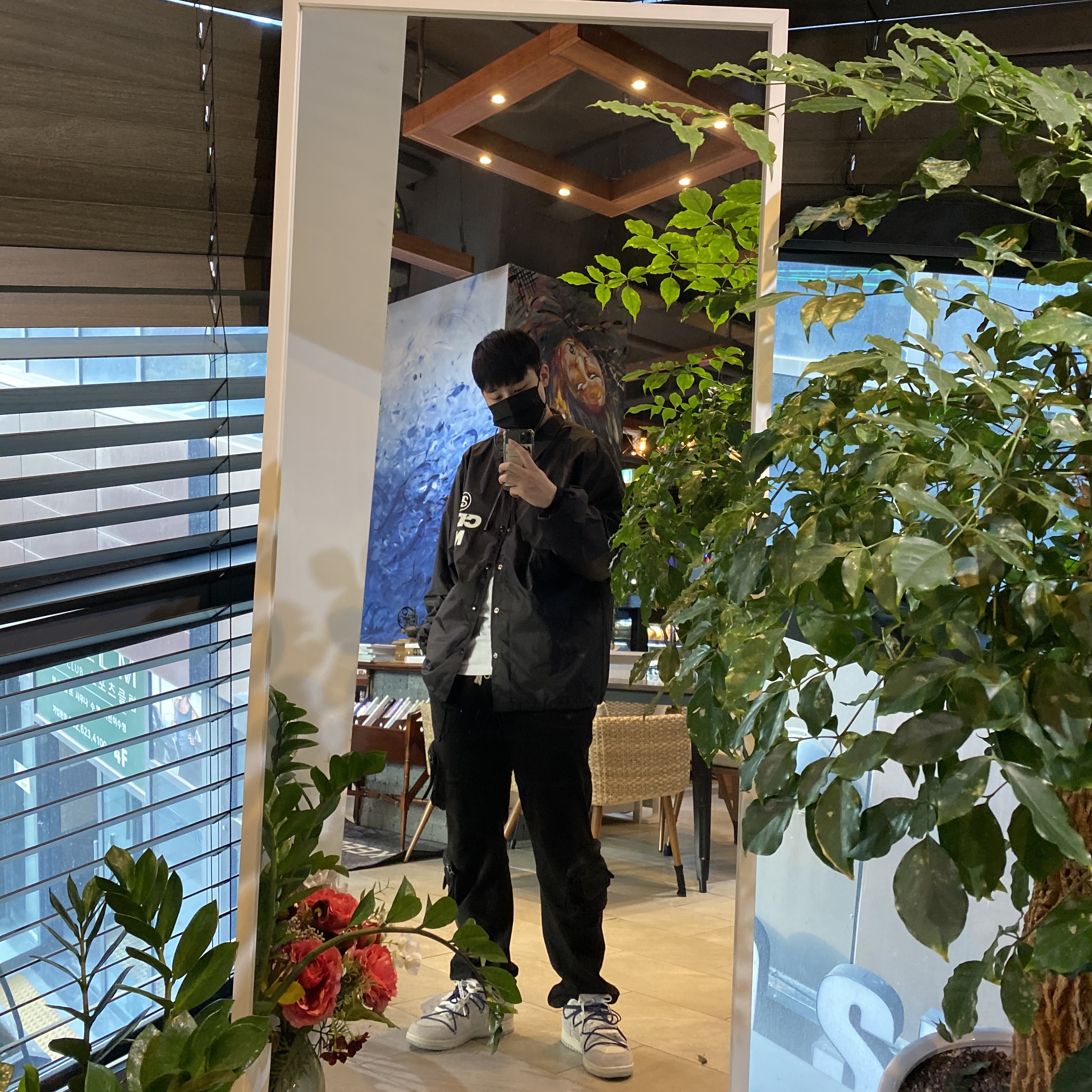 CDG x Stussy Coach Jacket Black, Nike x Off-White Dunk Low The 50 - Lot 18 착용 스타일