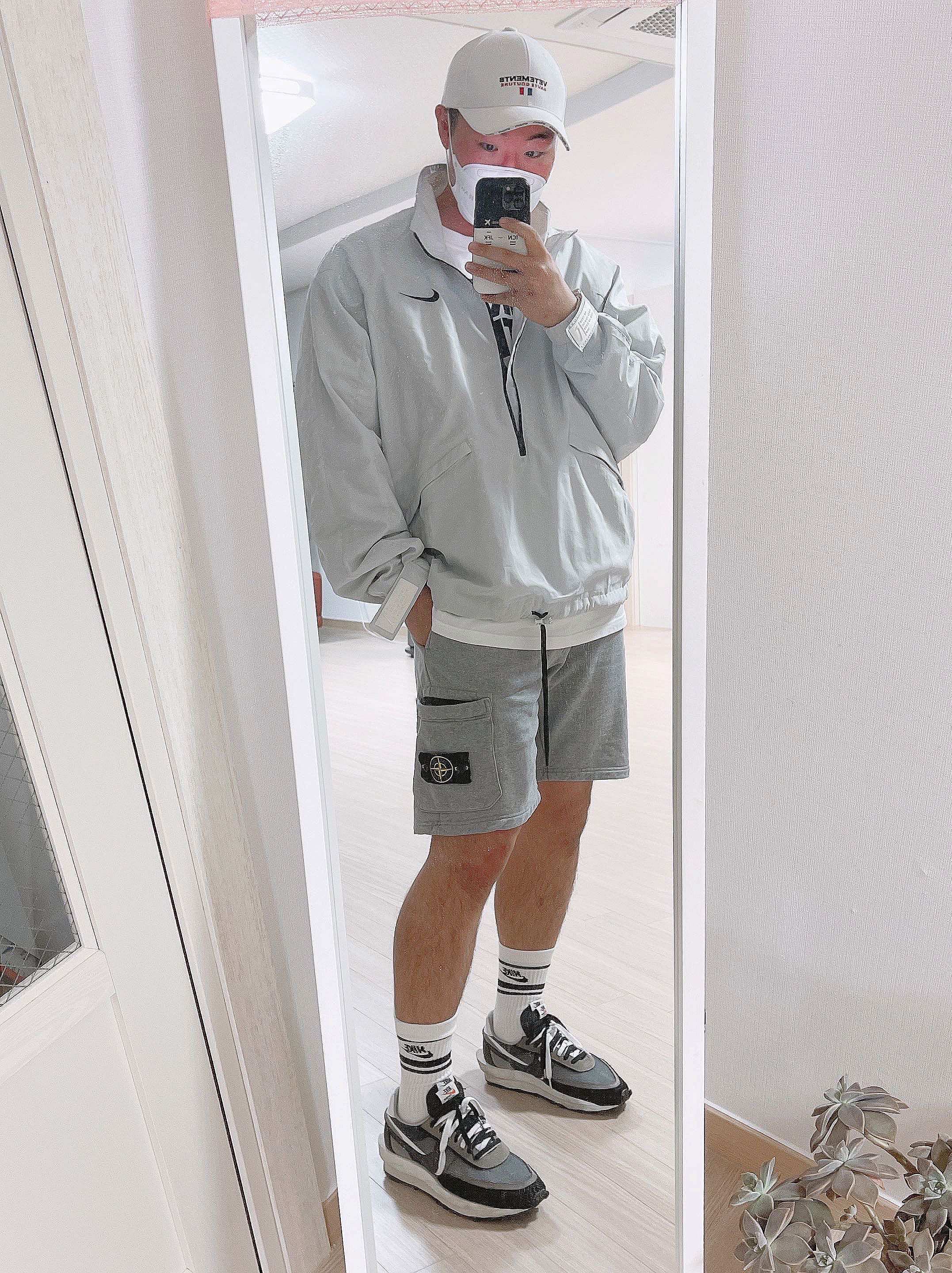 Nike x Sacai LDWaffle Black, Nike x Fear of God NRG Half Zip Jacket Pure Platinum 착용 스타일