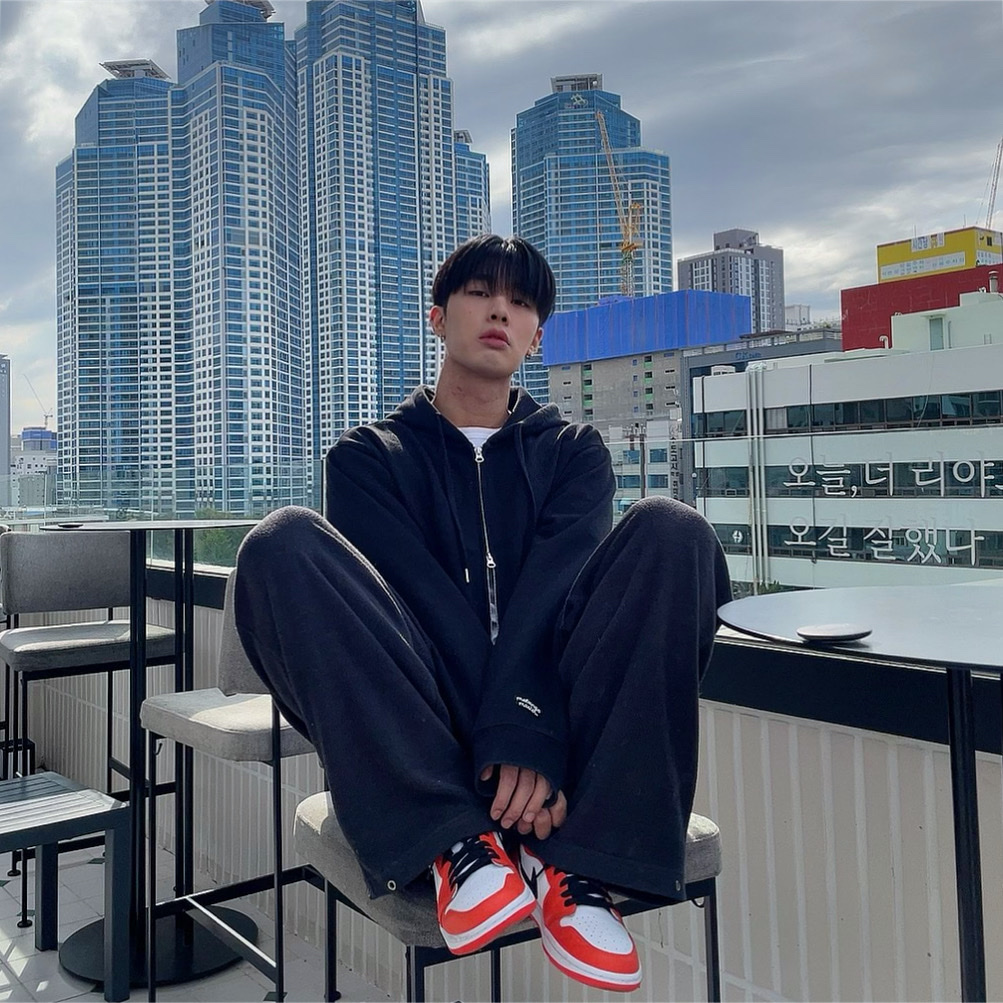 Jordan 1 Low OG Starfish 착용 스타일